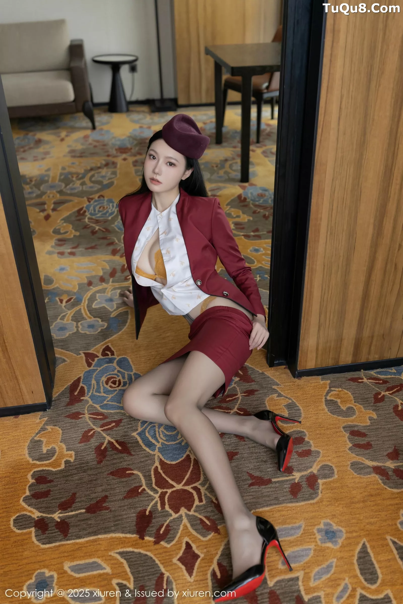 [[XiuRen秀人网]秀人网]No.10333_模特安然anran红色空姐制服露黄色蕾丝内衣秀完美身材诱惑写真80P