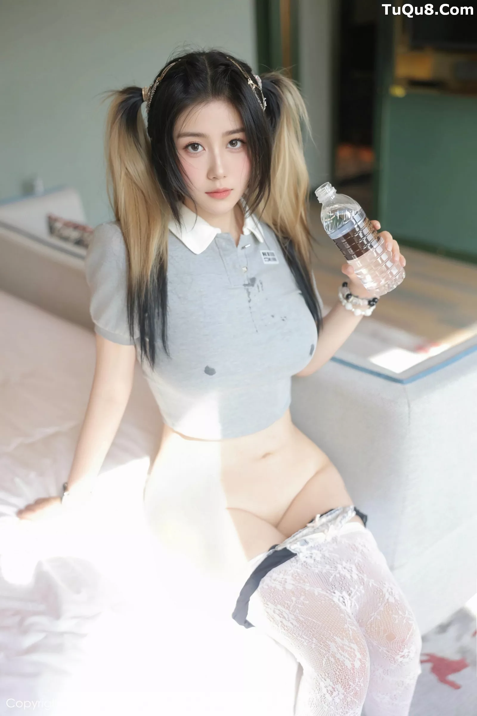 [[XiuRen秀人网]秀人网]No.10330_模特诺诺Hsu性感灰色服饰配白色蕾丝袜秀丰腴身材撩人诱惑写真60P