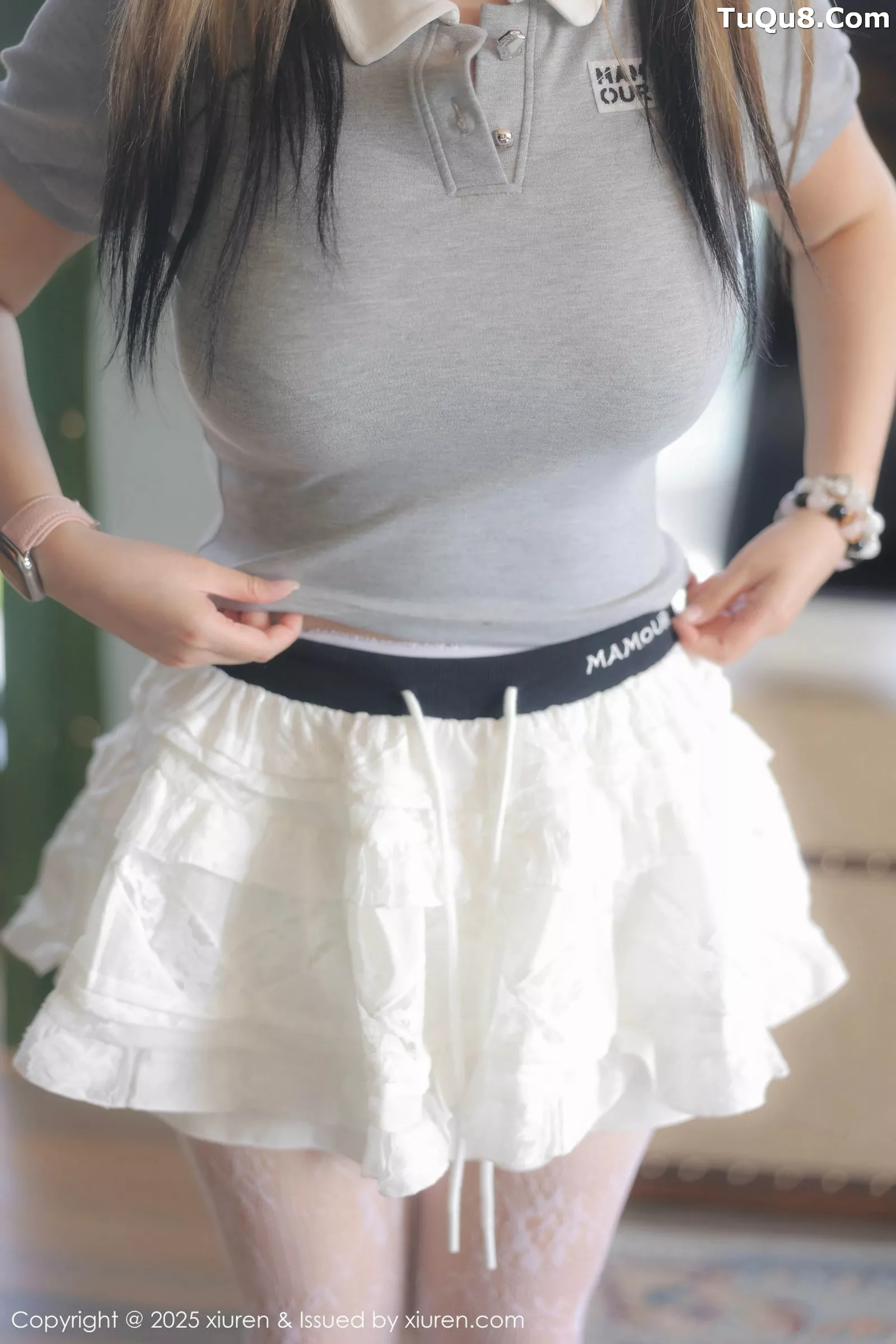 [[XiuRen秀人网]秀人网]No.10330_模特诺诺Hsu性感灰色服饰配白色蕾丝袜秀丰腴身材撩人诱惑写真60P