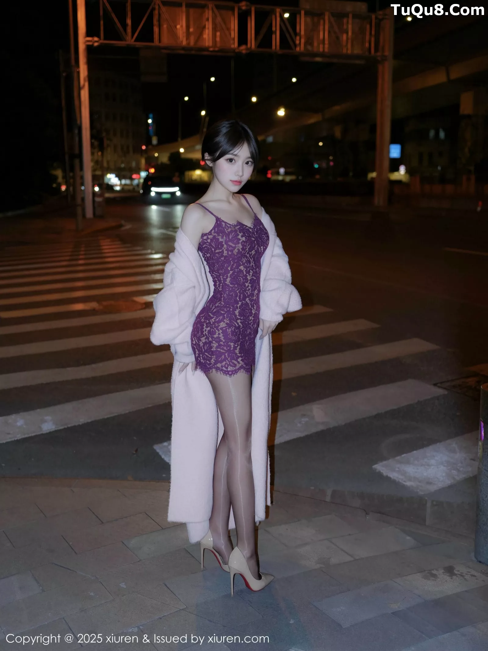 [[XiuRen秀人网]秀人网]No.10332_模特汁汁性感紫色吊带短裙配闪亮黑丝秀曼妙身姿迷人诱惑写真53P