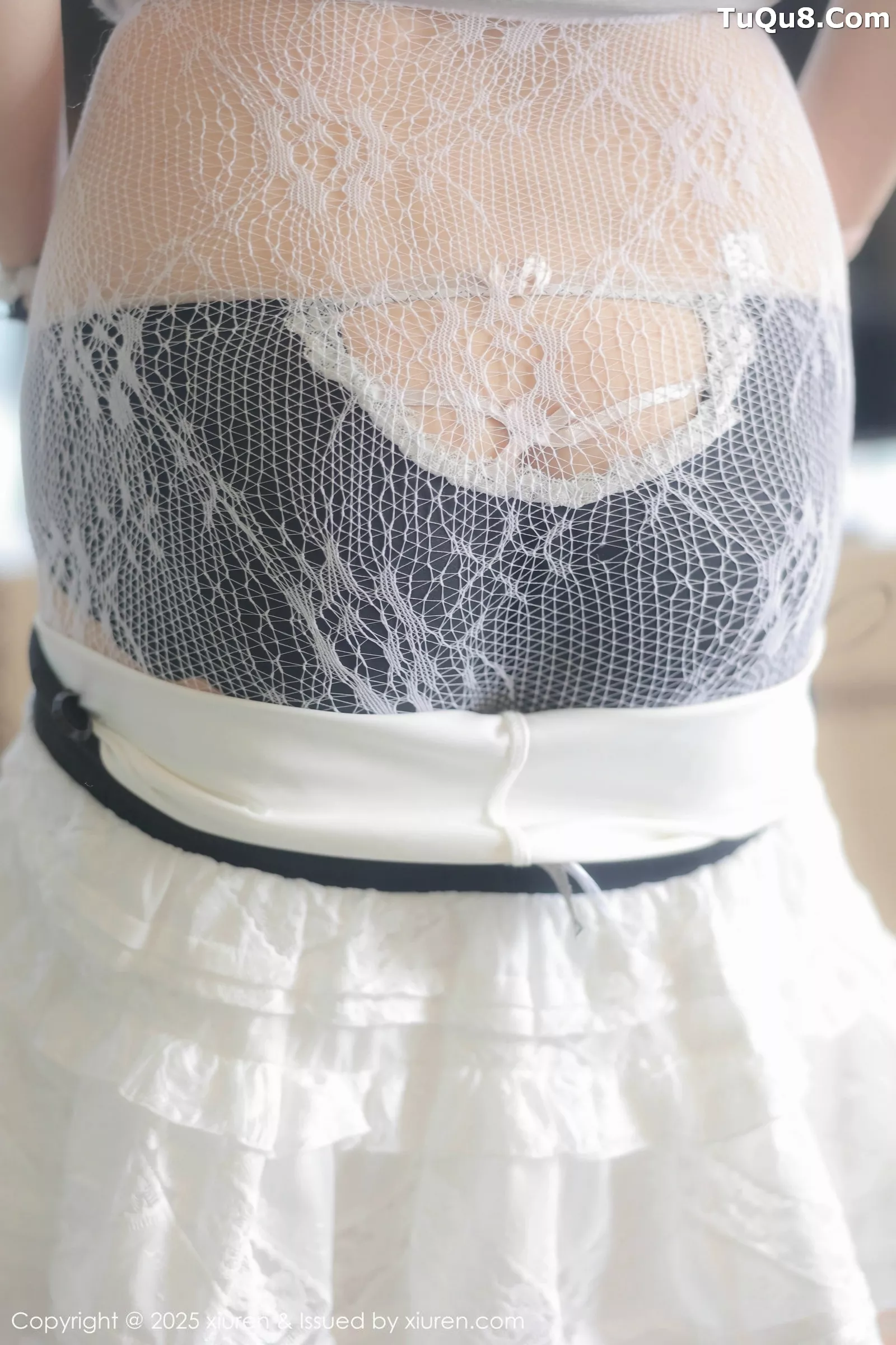 [[XiuRen秀人网]秀人网]No.10330_模特诺诺Hsu性感灰色服饰配白色蕾丝袜秀丰腴身材撩人诱惑写真60P