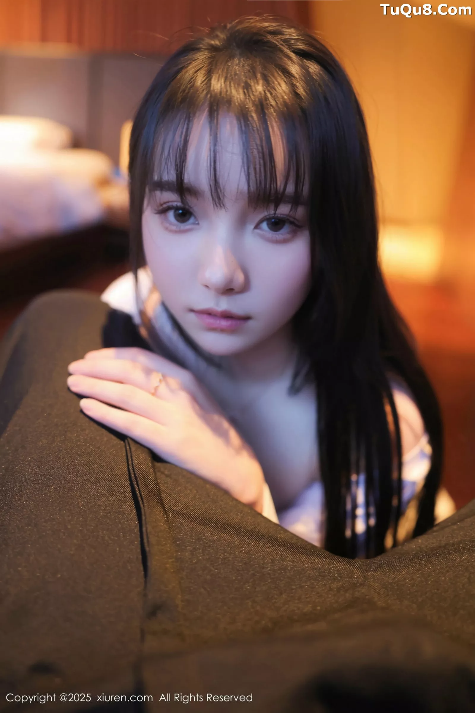 [[XiuRen秀人网]秀人网]No.10335_模特软情性感白色衬衫配黑短裙露白色丝袜秀曼妙身姿诱惑写真64P