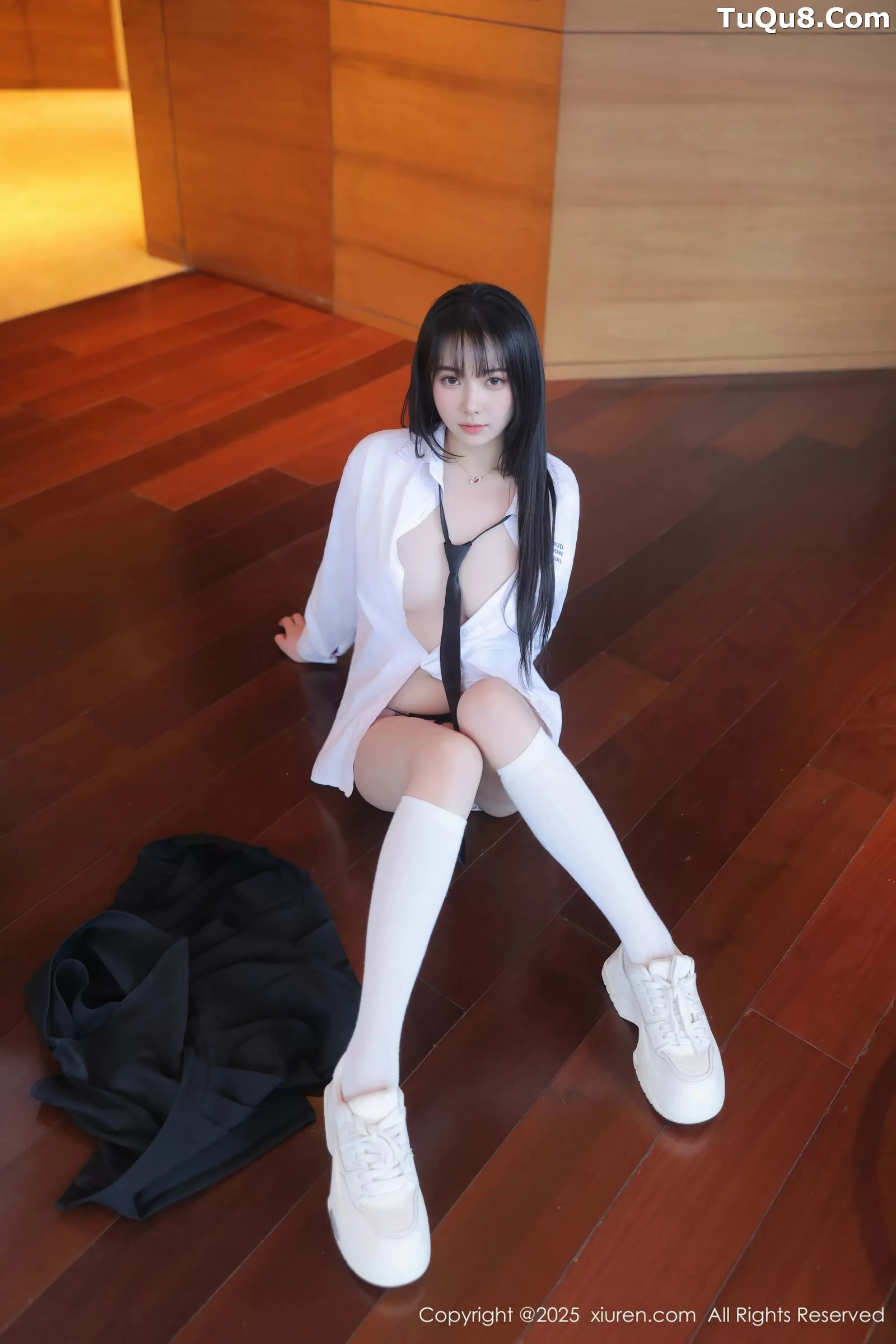 [[XiuRen秀人网]秀人网]No.10335_模特软情性感白色衬衫配黑短裙露白色丝袜秀曼妙身姿诱惑写真64P