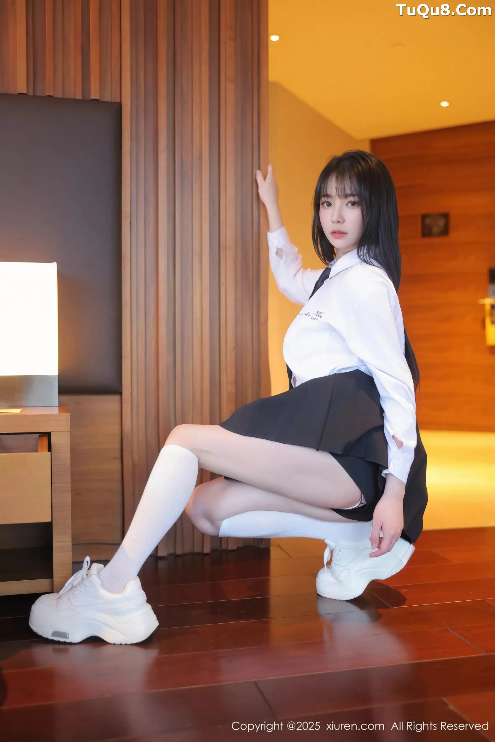 [[XiuRen秀人网]秀人网]No.10335_模特软情性感白色衬衫配黑短裙露白色丝袜秀曼妙身姿诱惑写真64P