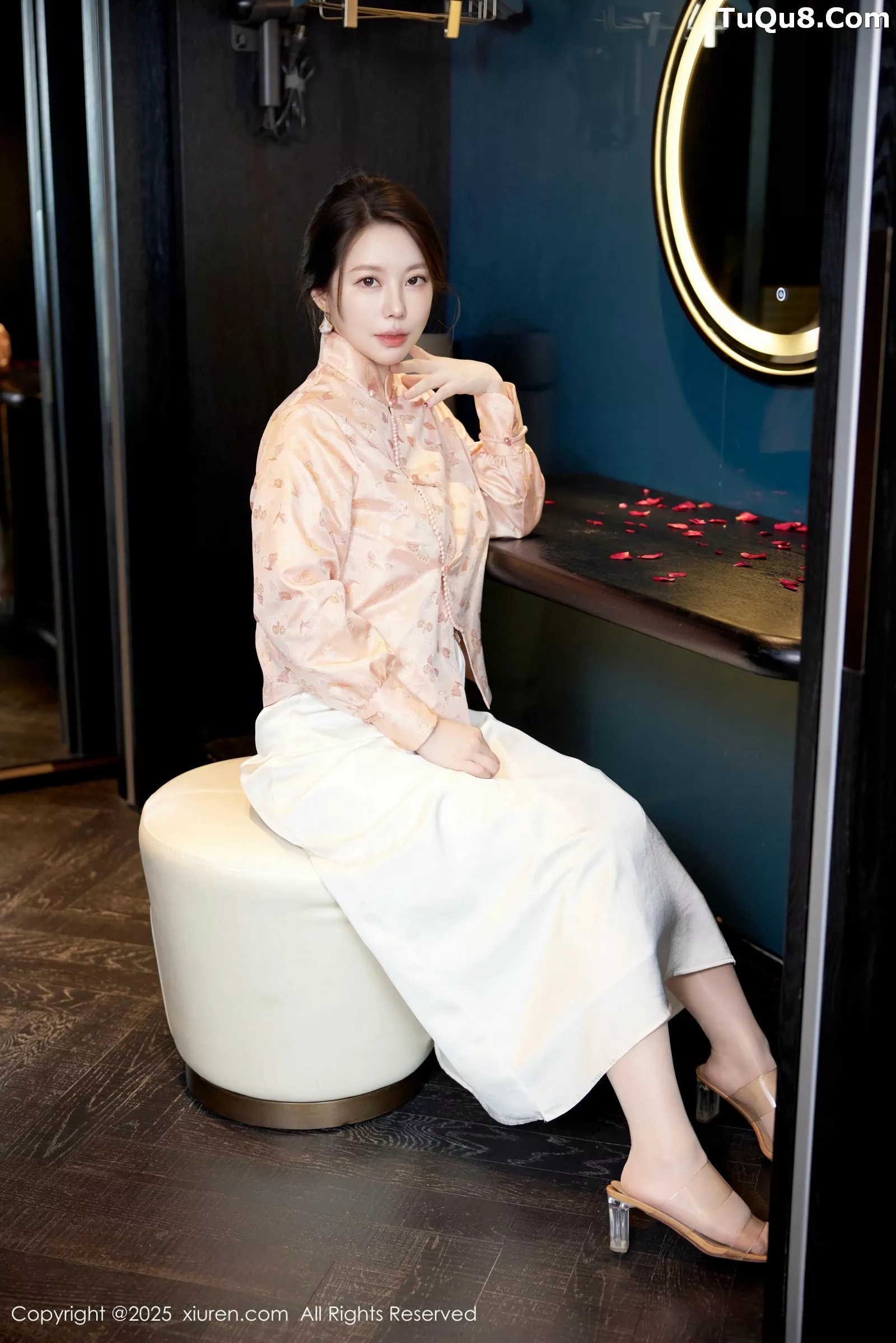 [[XiuRen秀人网]秀人网]No.10341_模特白茹雪abby性感旗袍服饰露宝石情趣内衣秀火辣身材诱惑写真72P