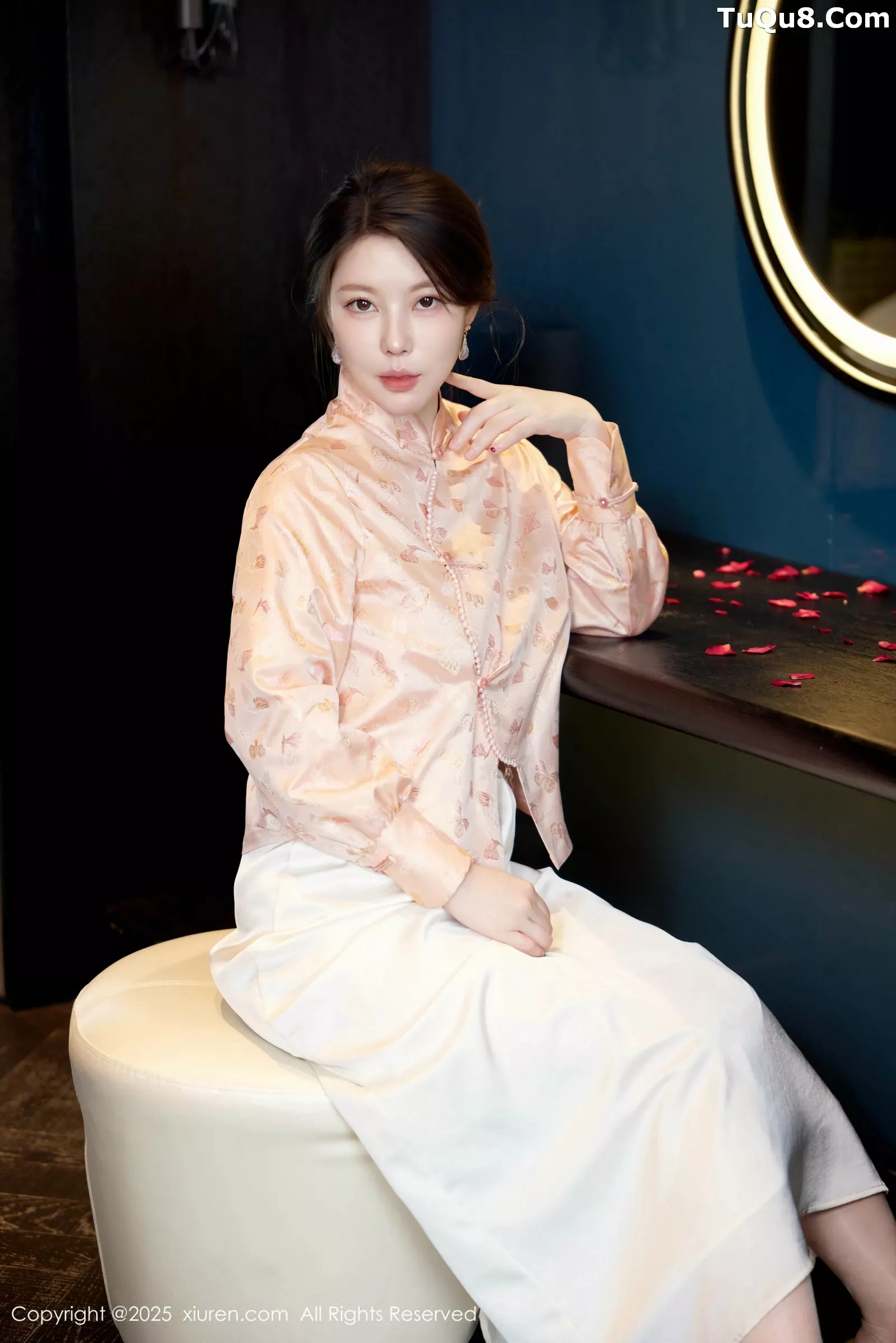 [[XiuRen秀人网]秀人网]No.10341_模特白茹雪abby性感旗袍服饰露宝石情趣内衣秀火辣身材诱惑写真72P