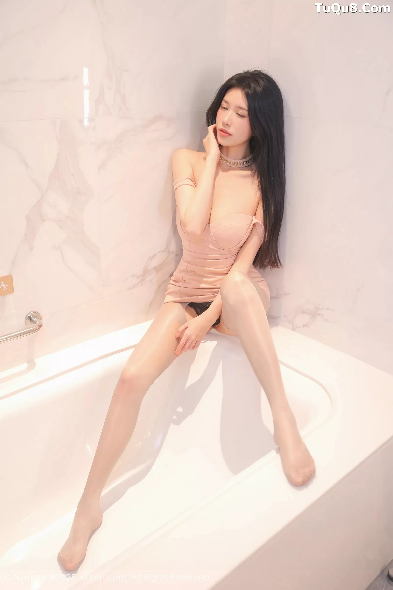 [[XiuRen秀人网]秀人网]No.10339_模特shelly诗莉吖性感粉色连衣裙配开档灰丝秀曼妙身姿诱惑写真81P