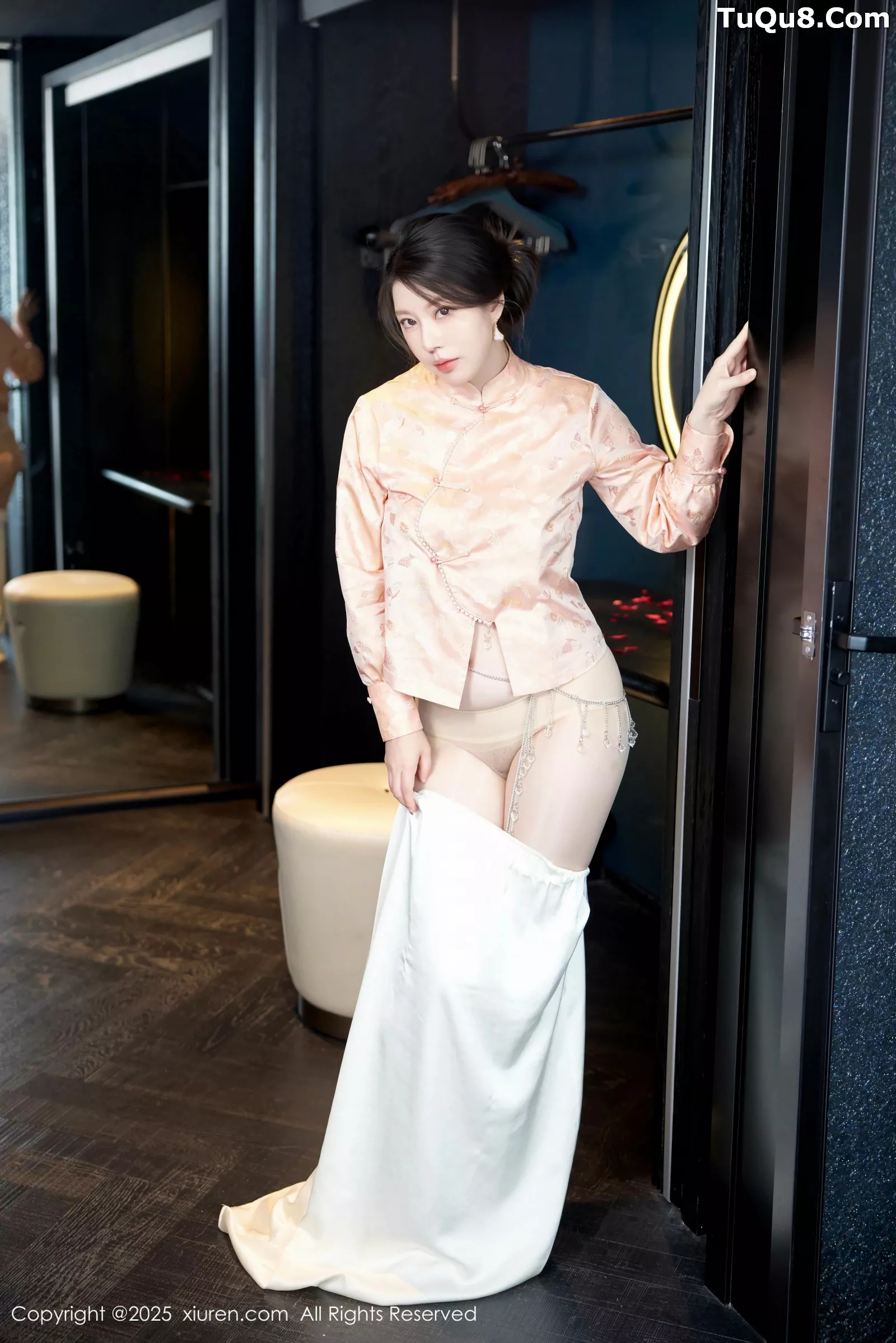 [[XiuRen秀人网]秀人网]No.10341_模特白茹雪abby性感旗袍服饰露宝石情趣内衣秀火辣身材诱惑写真72P