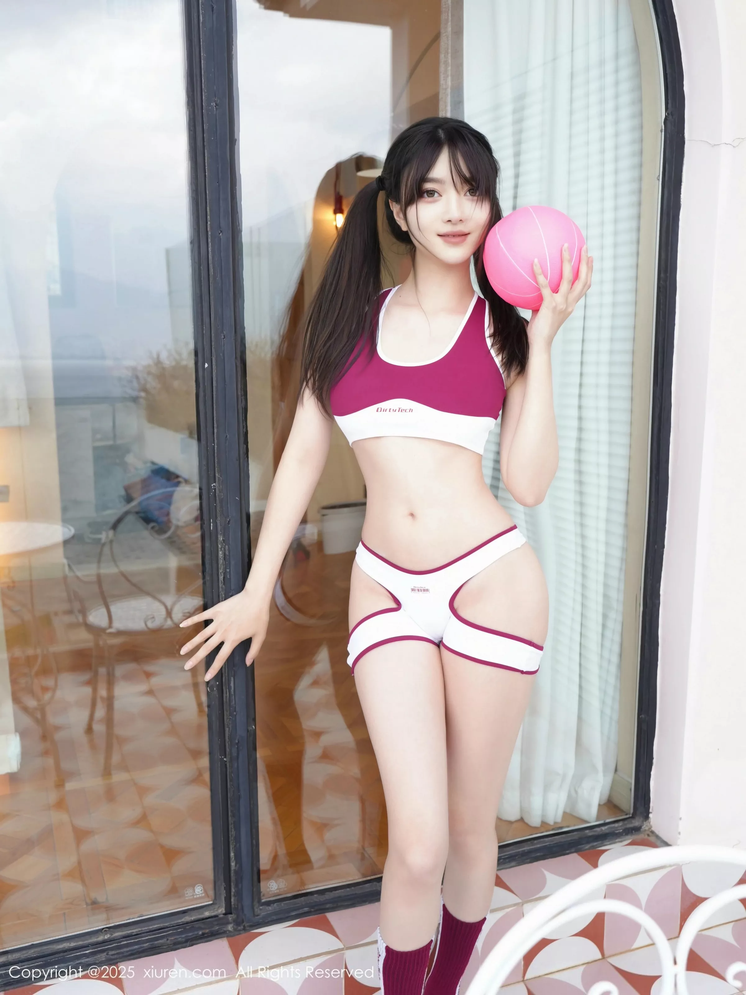 [[XiuRen秀人网]秀人网]No.10350_模特白露lulu性感深色运动服配运动短袜半脱秀丰满身材诱惑写真77P