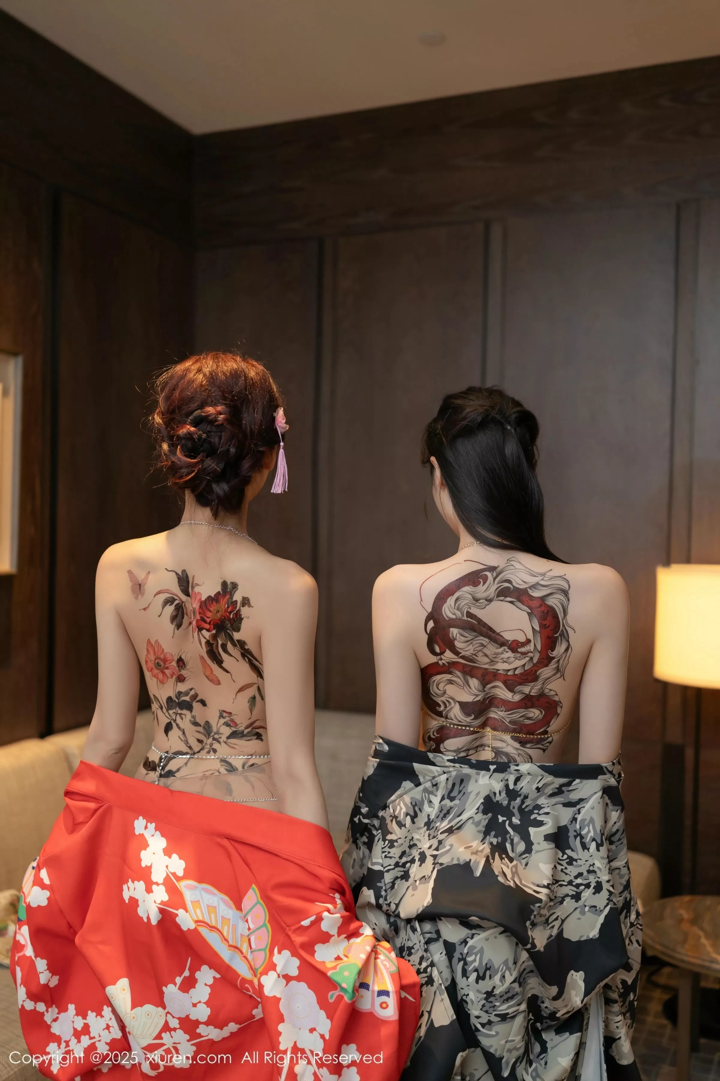 [[XiuRen秀人网]秀人网]No.10352_模特合集美女小逗逗＆陆萱萱性感姐妹花超薄肉丝私房诱惑写真80P