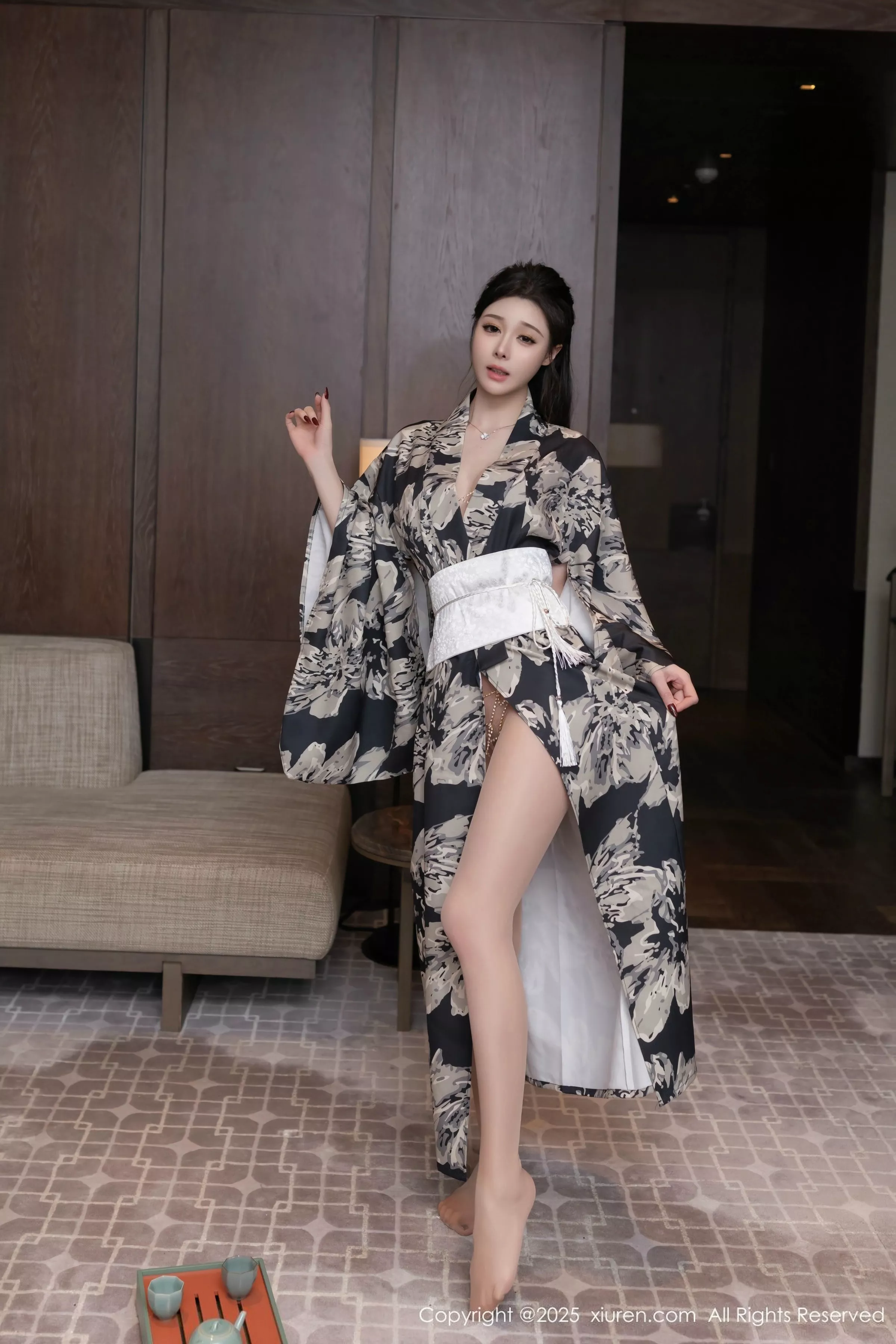 [[XiuRen秀人网]秀人网]No.10352_模特合集美女小逗逗＆陆萱萱性感姐妹花超薄肉丝私房诱惑写真80P