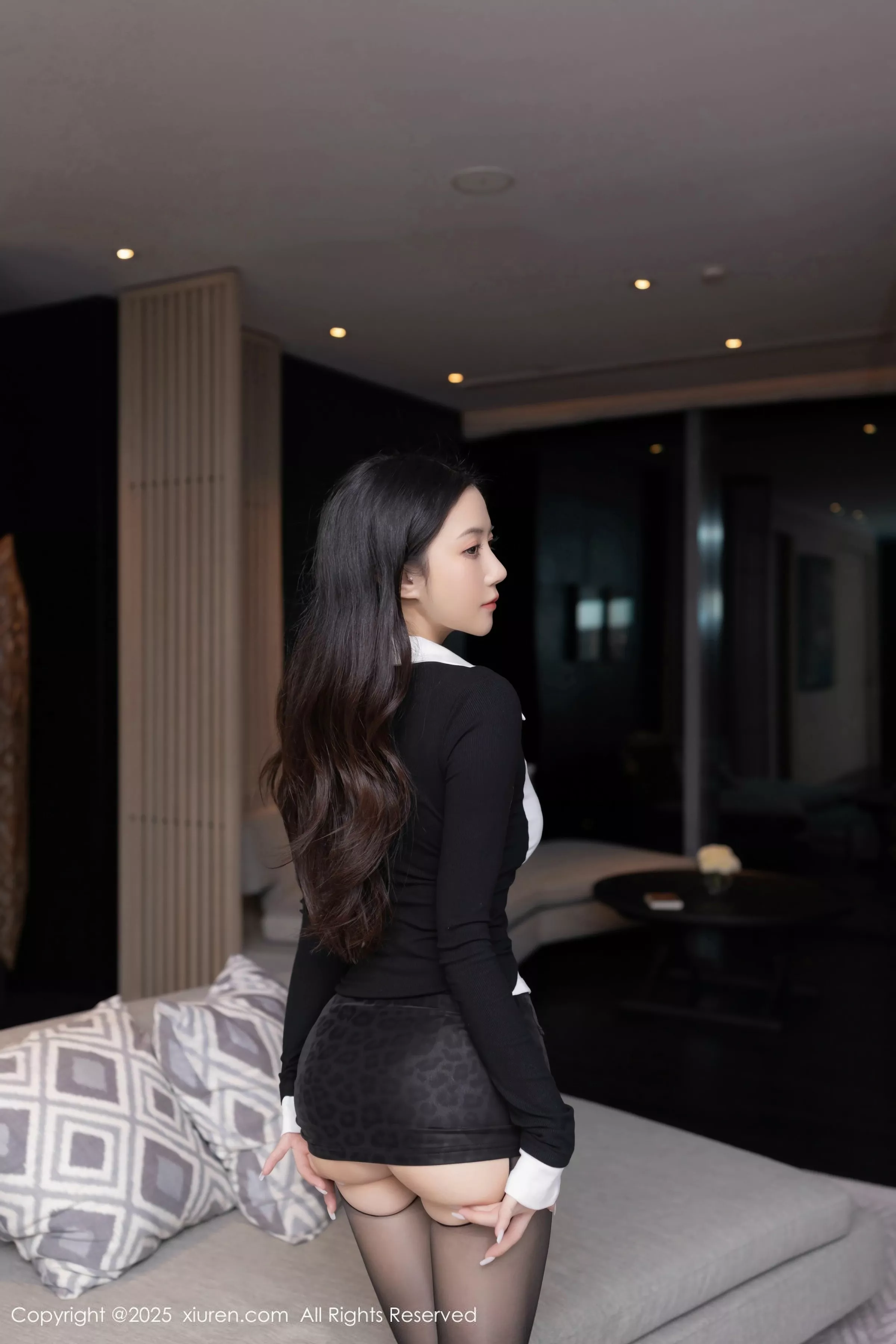 [[XiuRen秀人网]秀人网]No.10353_模特鱼子酱Fish性感黑色学生服饰配开档黑丝秀曼妙身姿诱惑写真80P
