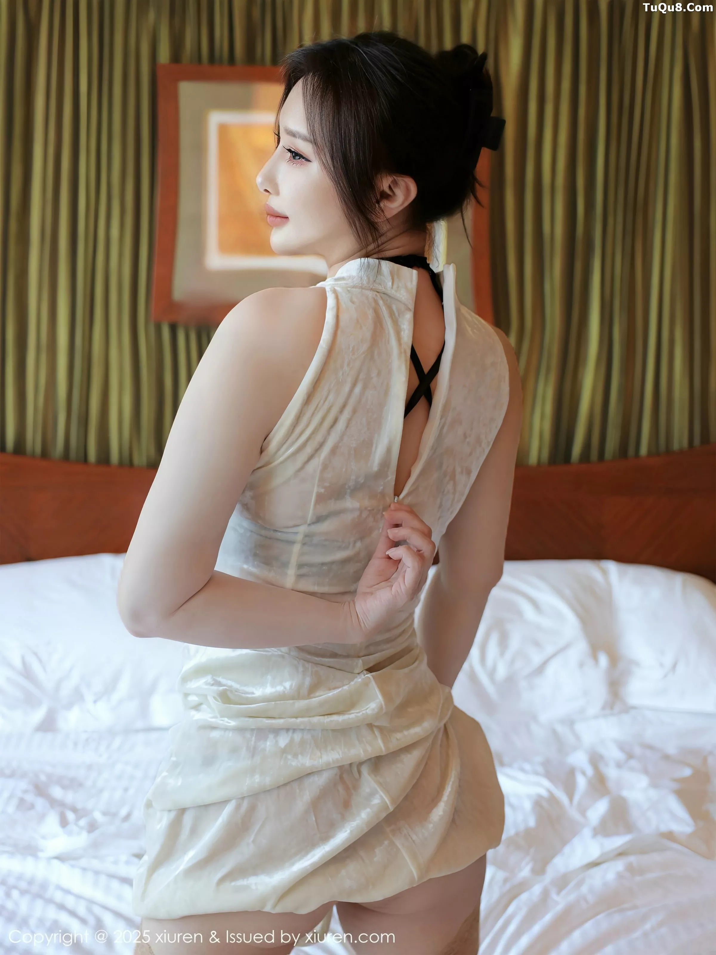 [[XiuRen秀人网]秀人网]No.10355_模特苏一诺浅色旗袍露黑色蕾丝内衣配超薄肉丝秀美腿诱惑写真77P