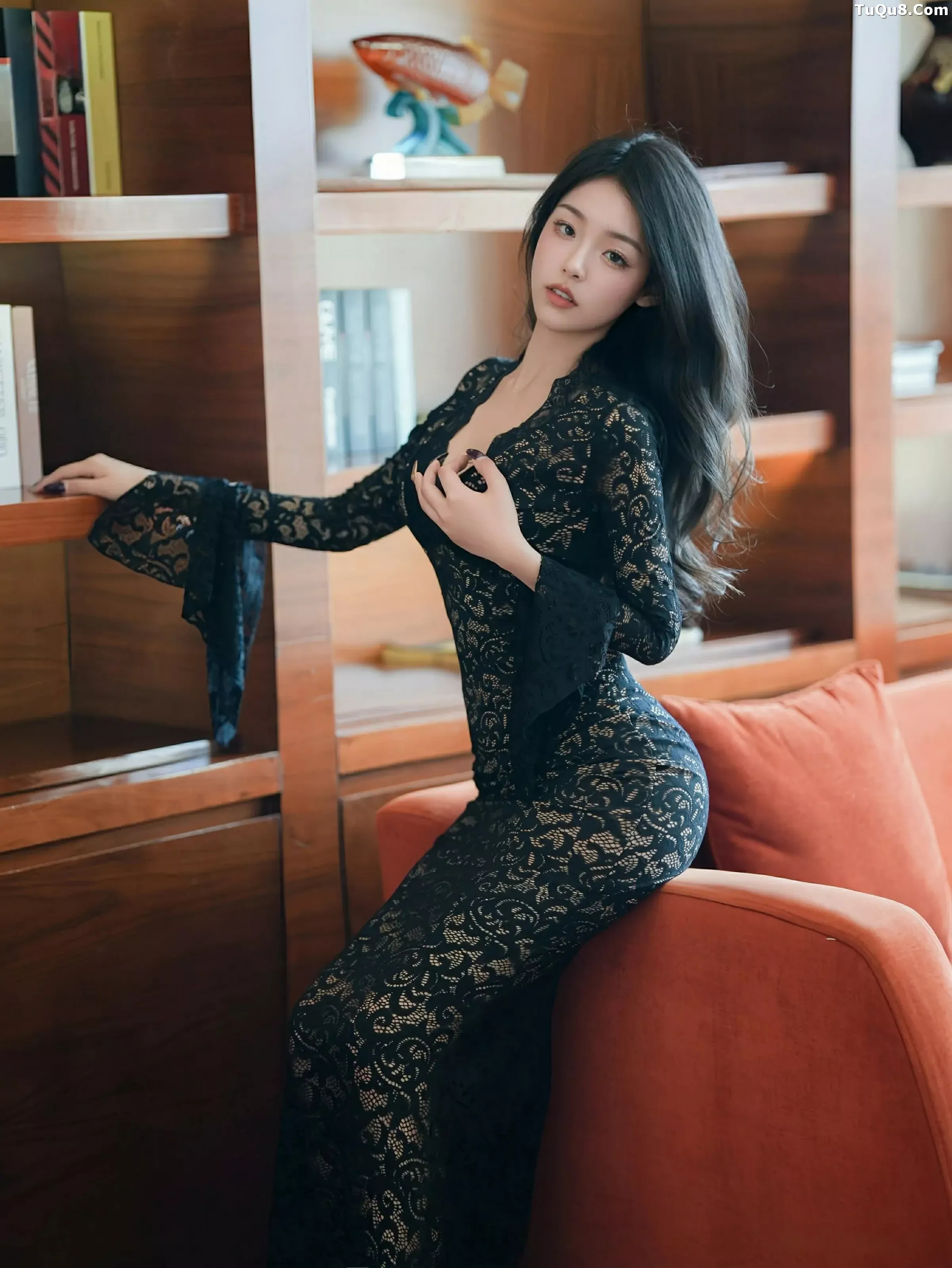 [[XiuRen秀人网]秀人网]No.10360_模特白琮瑗性感黑色蕾丝长裙半撩露白色内衣秀修长美腿诱惑写真61P