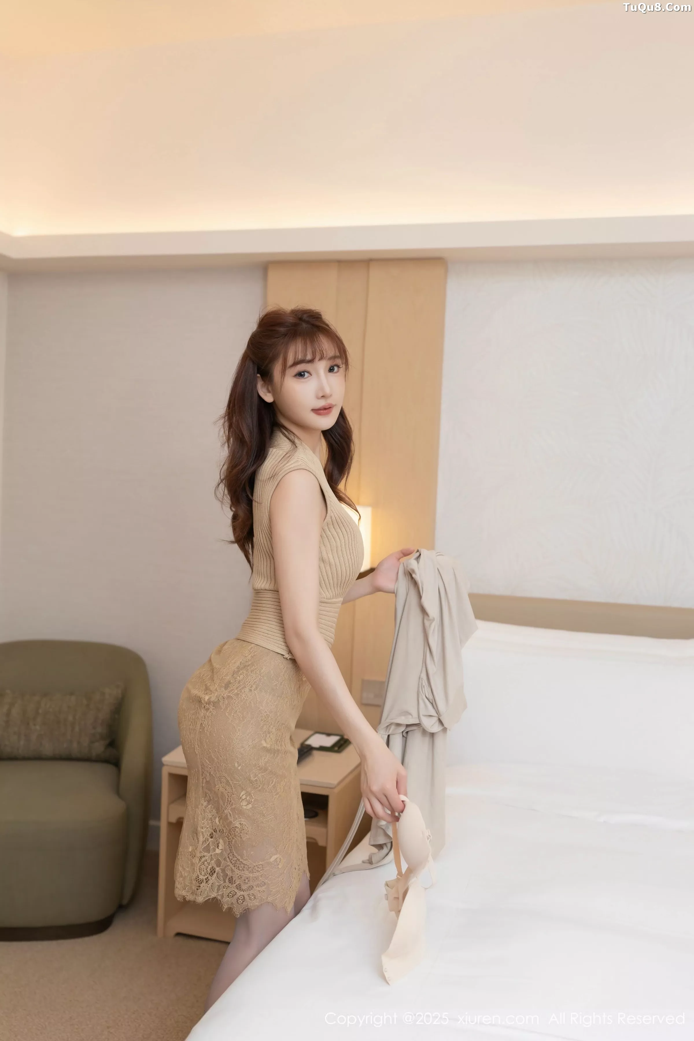 [[XiuRen秀人网]秀人网]No.10370_模特陆萱萱性感紫色情趣内衣配紫色丝袜秀柔美身材诱惑写真80P