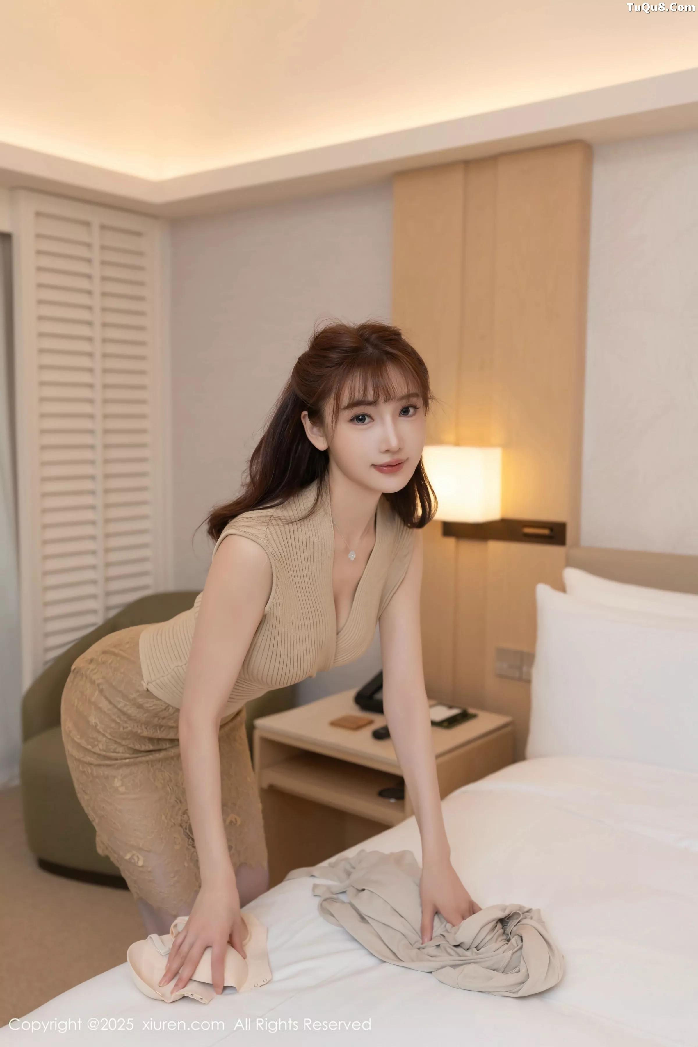 [[XiuRen秀人网]秀人网]No.10370_模特陆萱萱性感紫色情趣内衣配紫色丝袜秀柔美身材诱惑写真80P