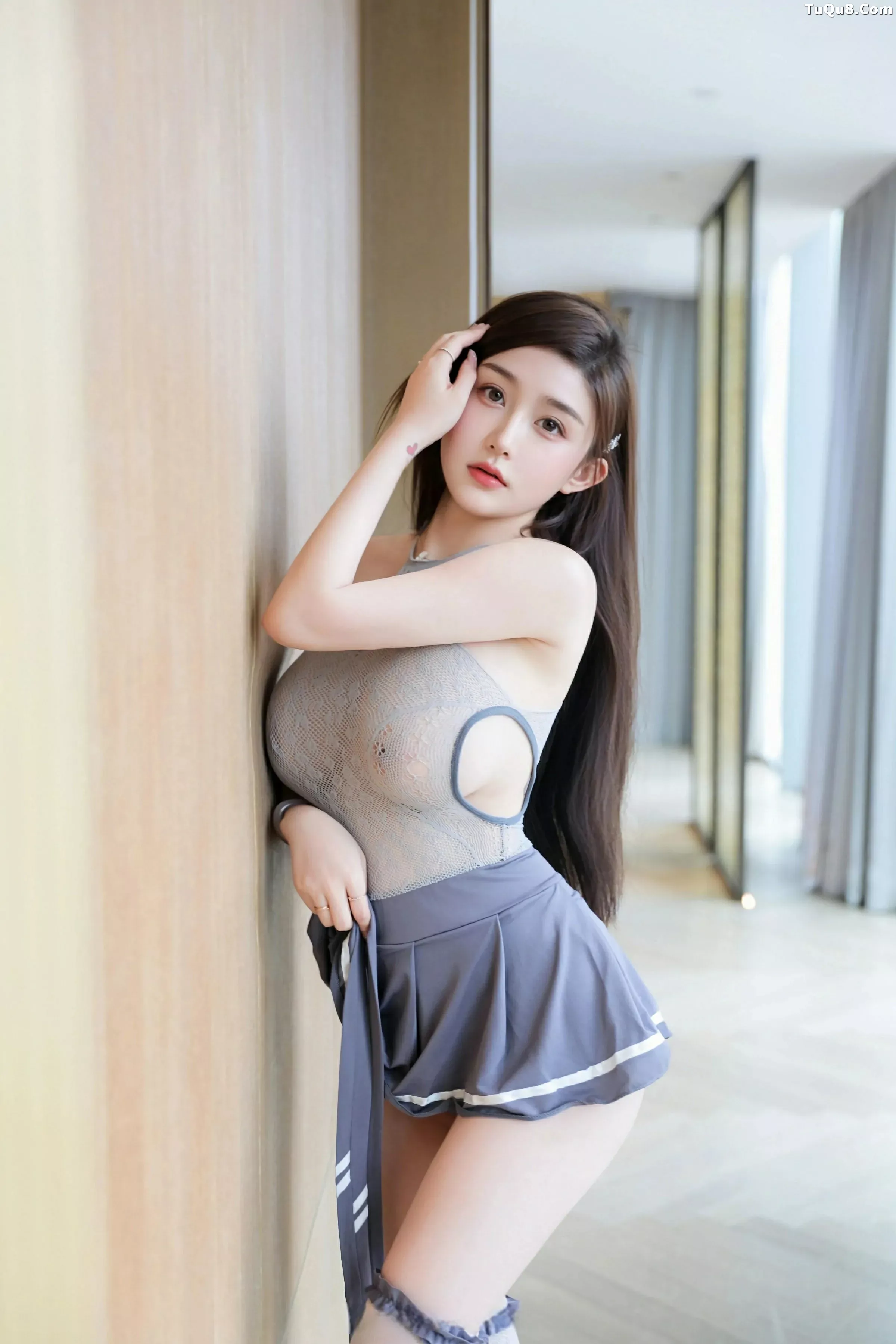 [[XiuRen秀人网]秀人网]No.10375_模特奶油猫呀性感灰色情趣服饰配灰色丝袜秀丰腴身材诱惑写真76P