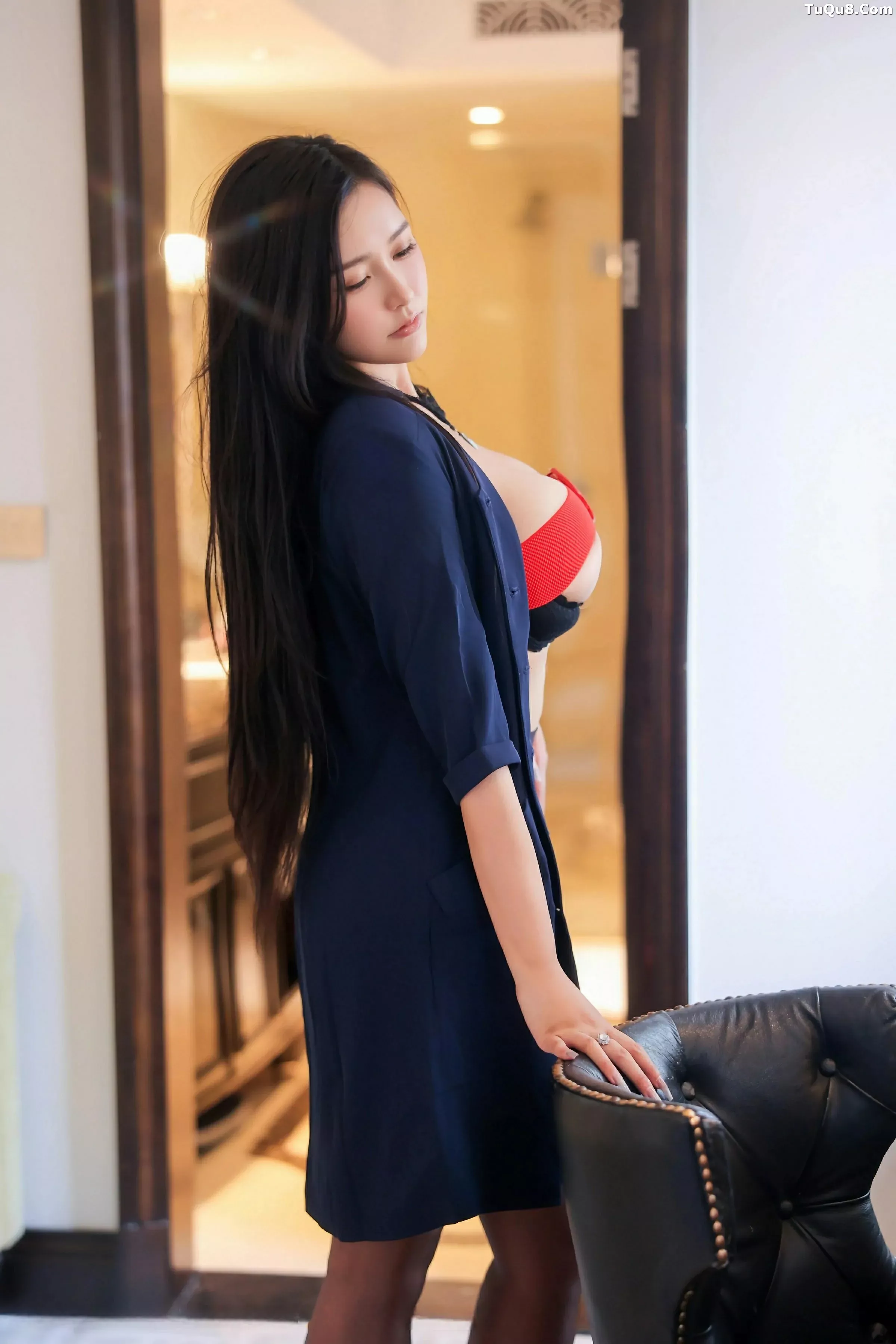 [[XiuRen秀人网]秀人网]No.10371_模特娜比空姐制服露黑色蕾丝内衣配超薄黑丝秀凹凸身材诱惑写真84P