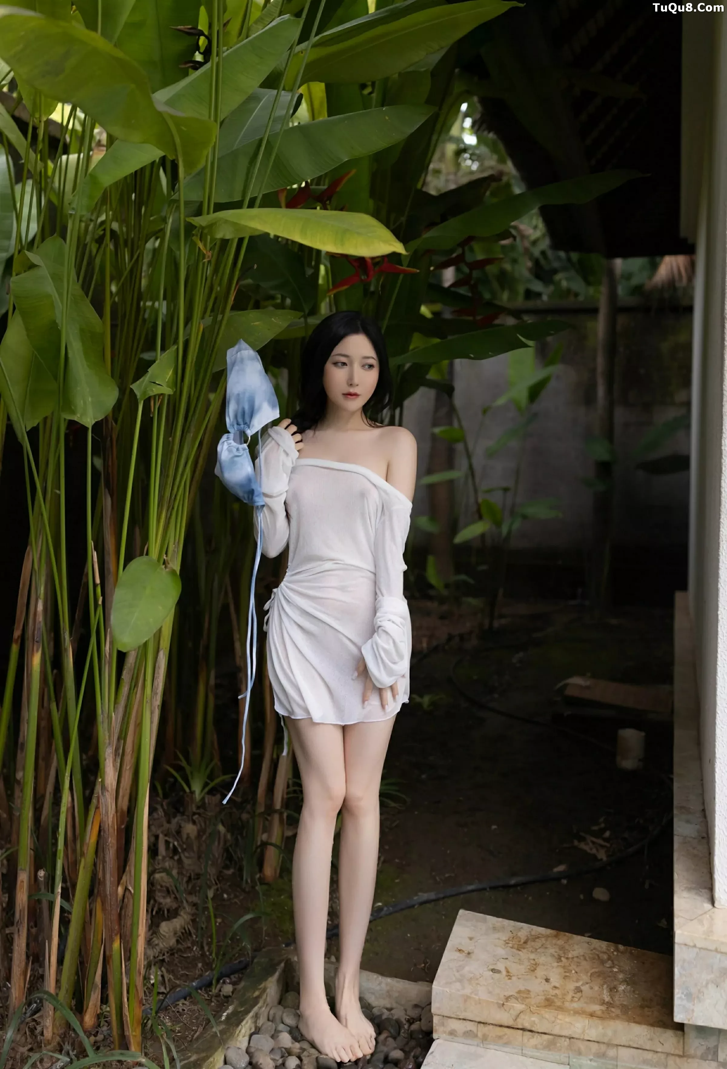 [[XiuRen秀人网]秀人网]No.10377_模特鱼子酱Fish白色轻透服饰露蓝色比基尼秀曼妙身姿诱惑写真80P