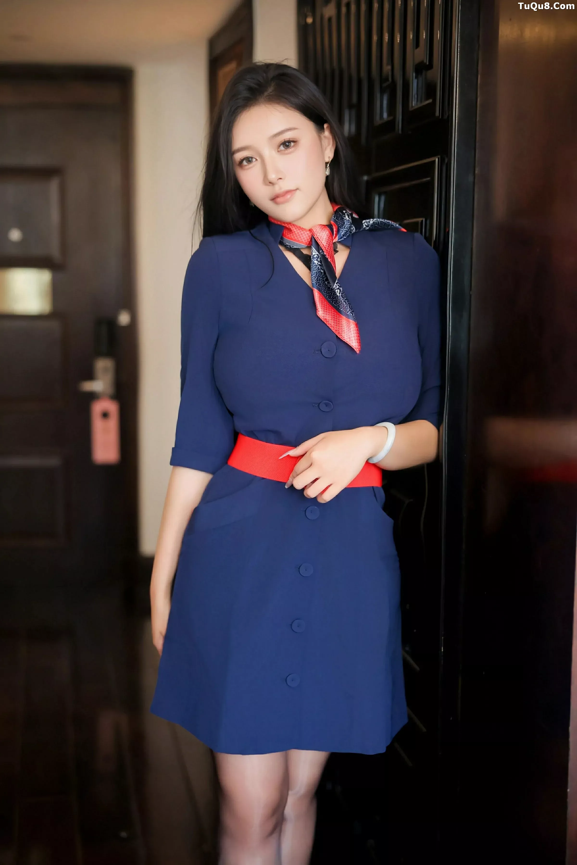 [[XiuRen秀人网]秀人网]No.10371_模特娜比空姐制服露黑色蕾丝内衣配超薄黑丝秀凹凸身材诱惑写真84P