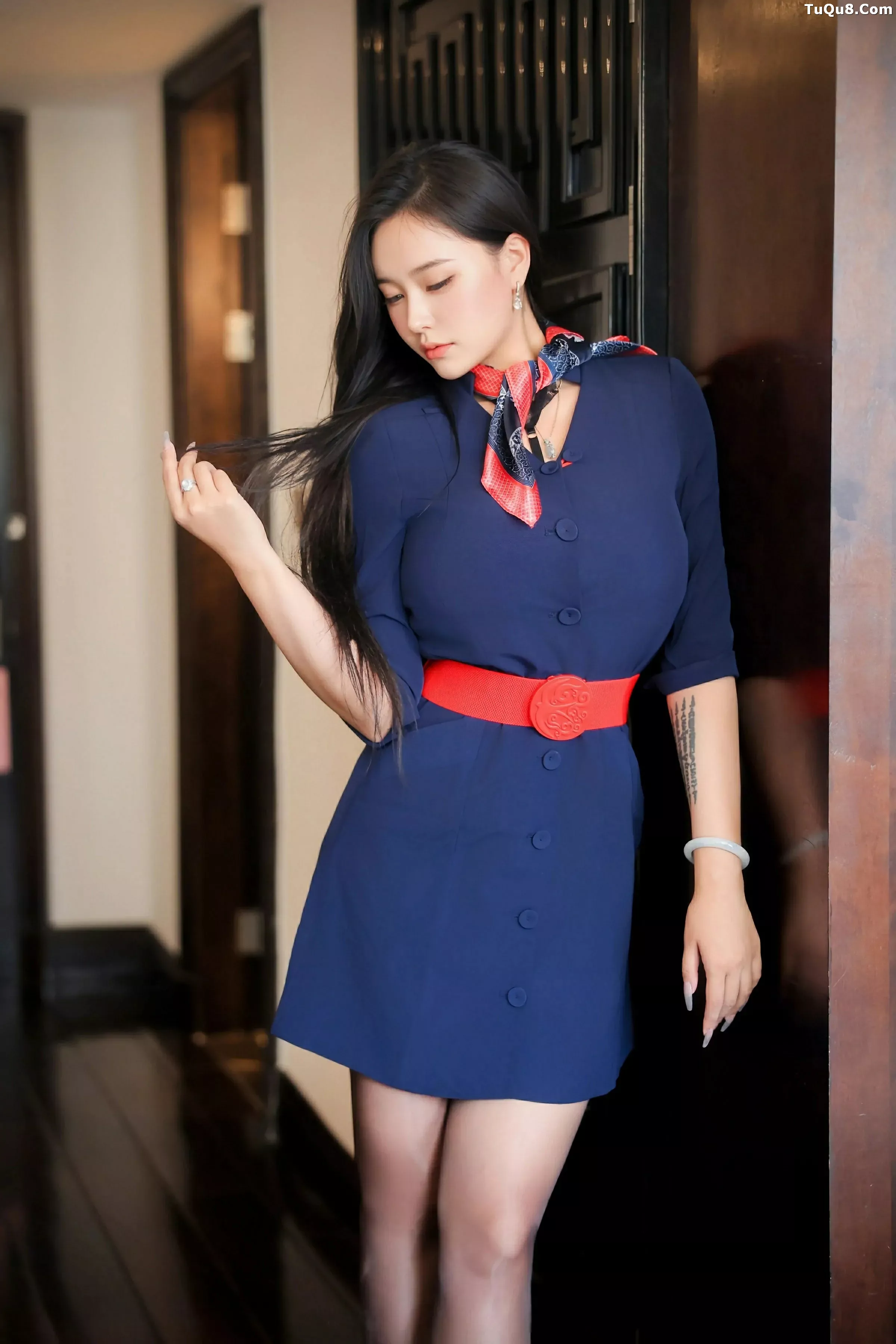 [[XiuRen秀人网]秀人网]No.10371_模特娜比空姐制服露黑色蕾丝内衣配超薄黑丝秀凹凸身材诱惑写真84P