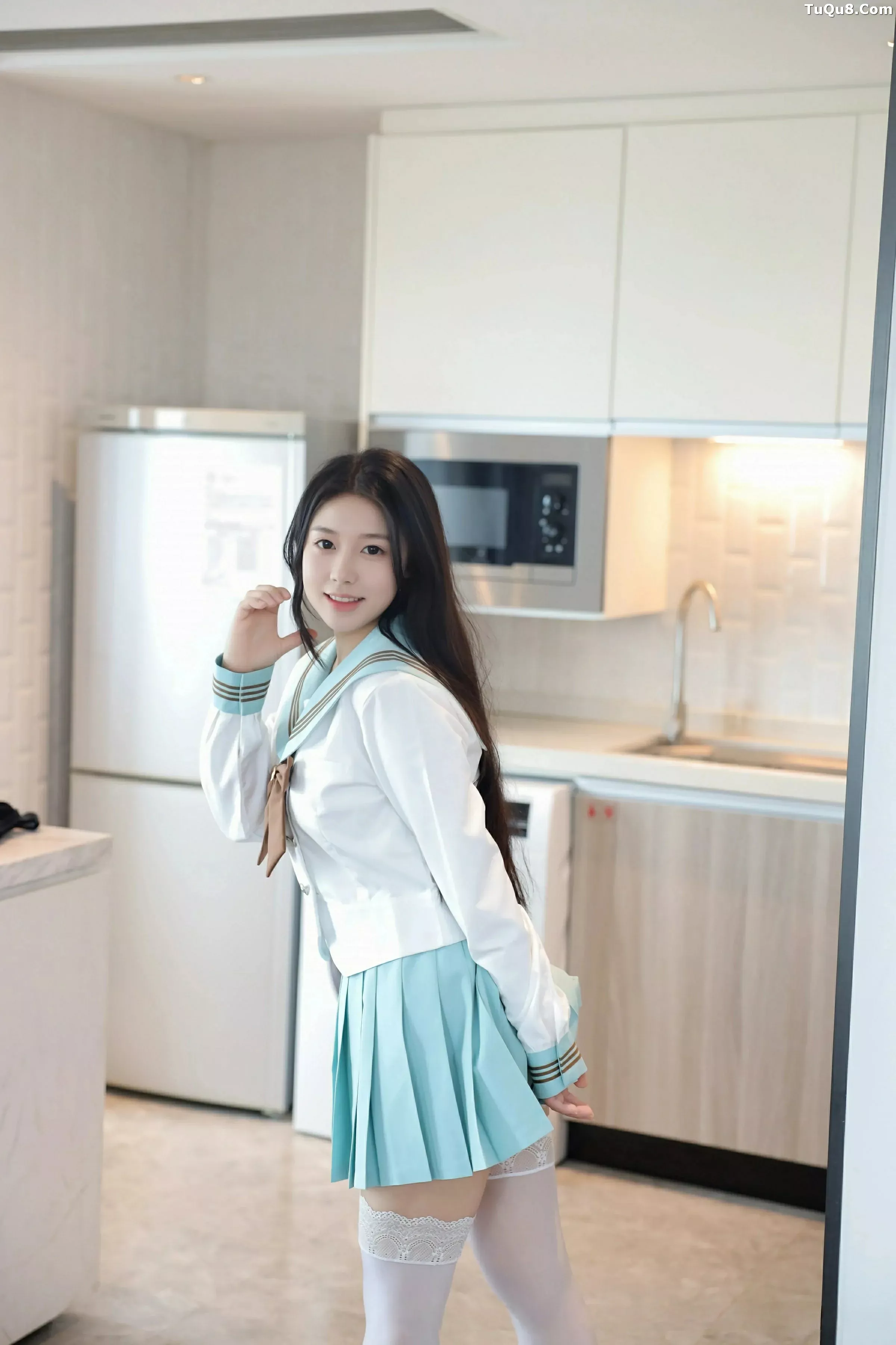 [[XiuRen秀人网]秀人网]No.10379_新人模特林嘉馨性感JK制服露白色内衣配白丝袜秀丰腴身材诱惑写真93P