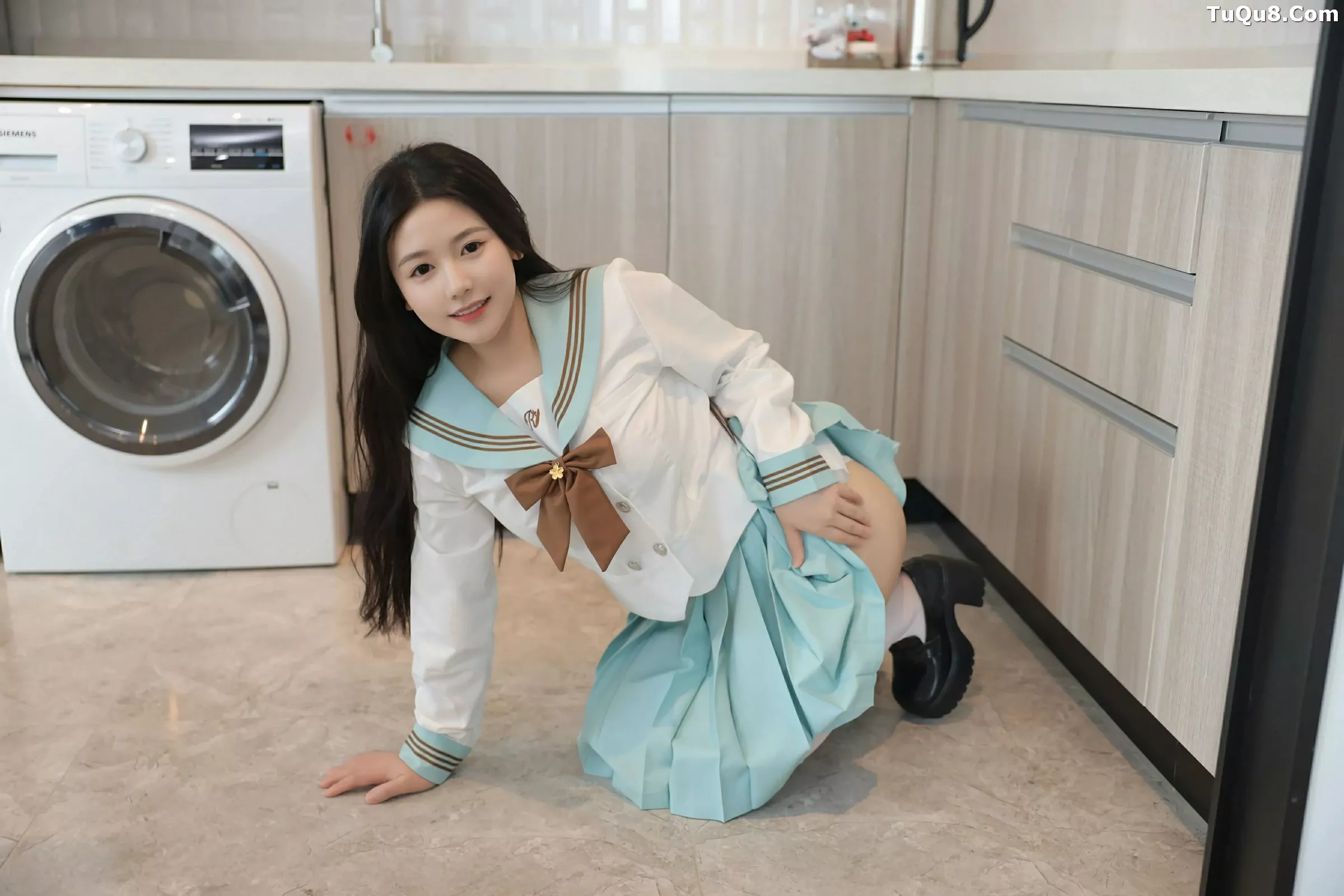 [[XiuRen秀人网]秀人网]No.10379_新人模特林嘉馨性感JK制服露白色内衣配白丝袜秀丰腴身材诱惑写真93P