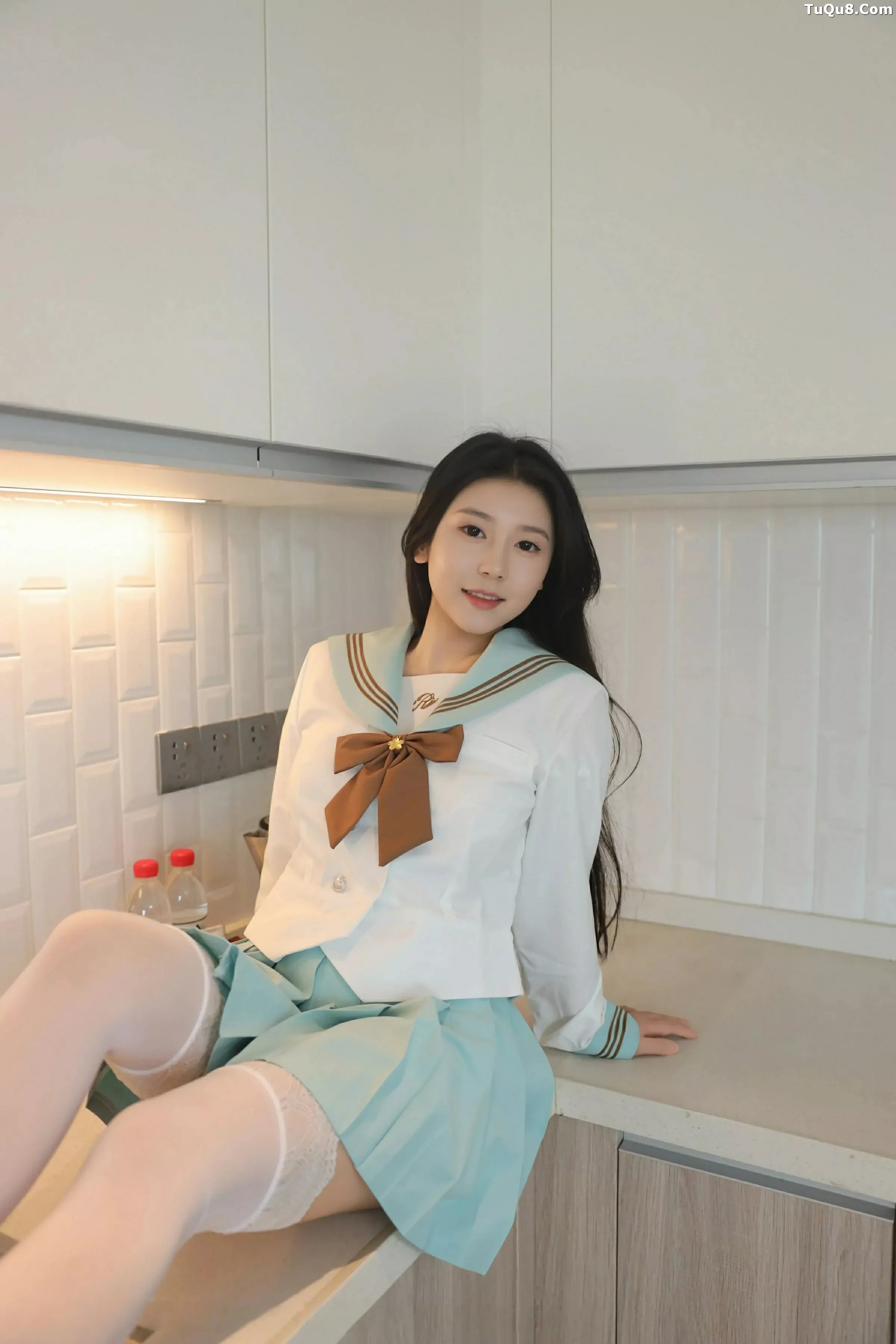 [[XiuRen秀人网]秀人网]No.10379_新人模特林嘉馨性感JK制服露白色内衣配白丝袜秀丰腴身材诱惑写真93P