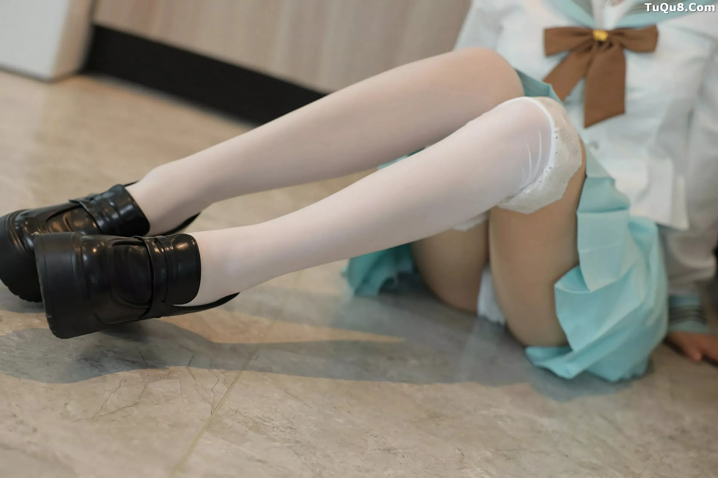 [[XiuRen秀人网]秀人网]No.10379_新人模特林嘉馨性感JK制服露白色内衣配白丝袜秀丰腴身材诱惑写真93P