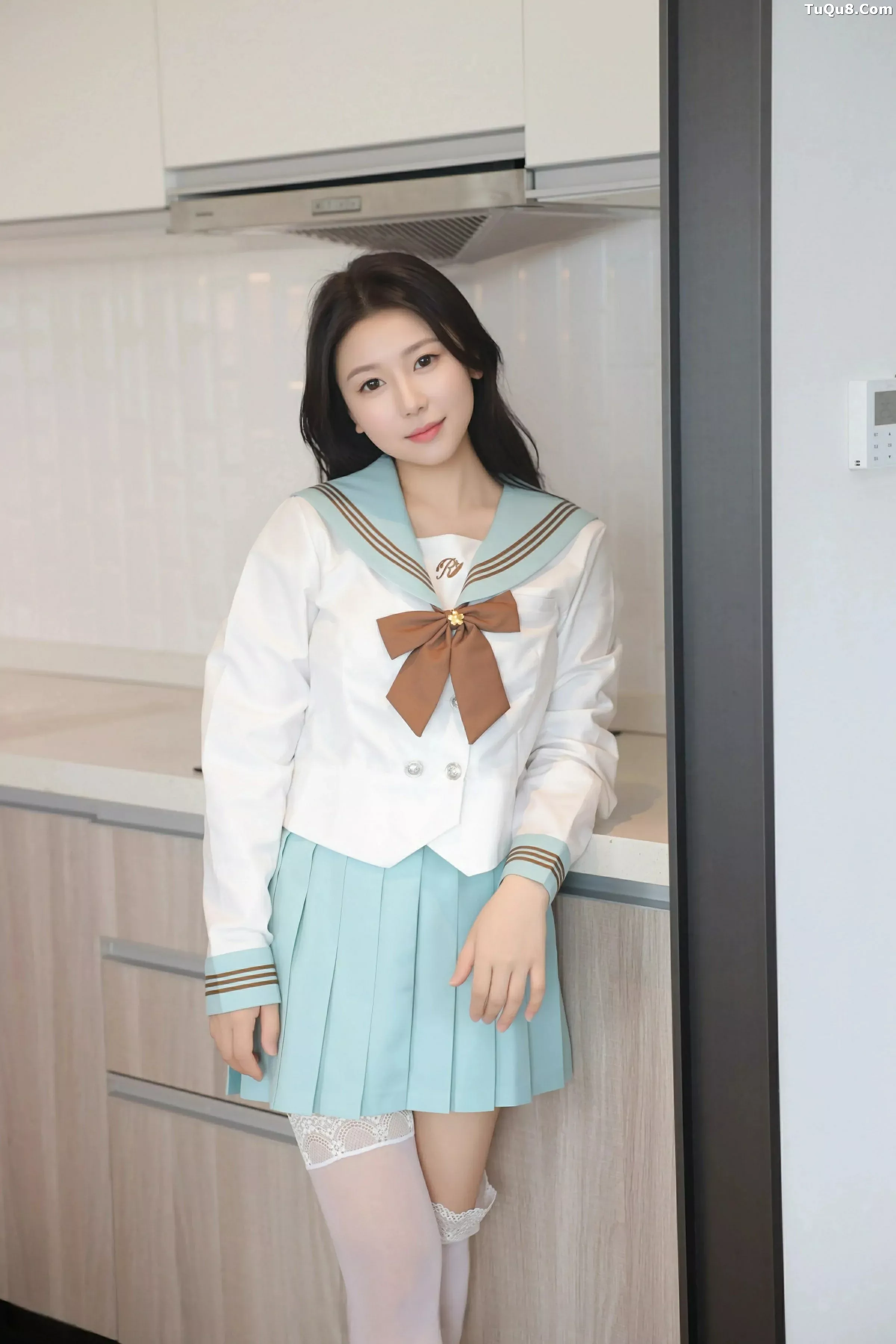 [[XiuRen秀人网]秀人网]No.10379_新人模特林嘉馨性感JK制服露白色内衣配白丝袜秀丰腴身材诱惑写真93P