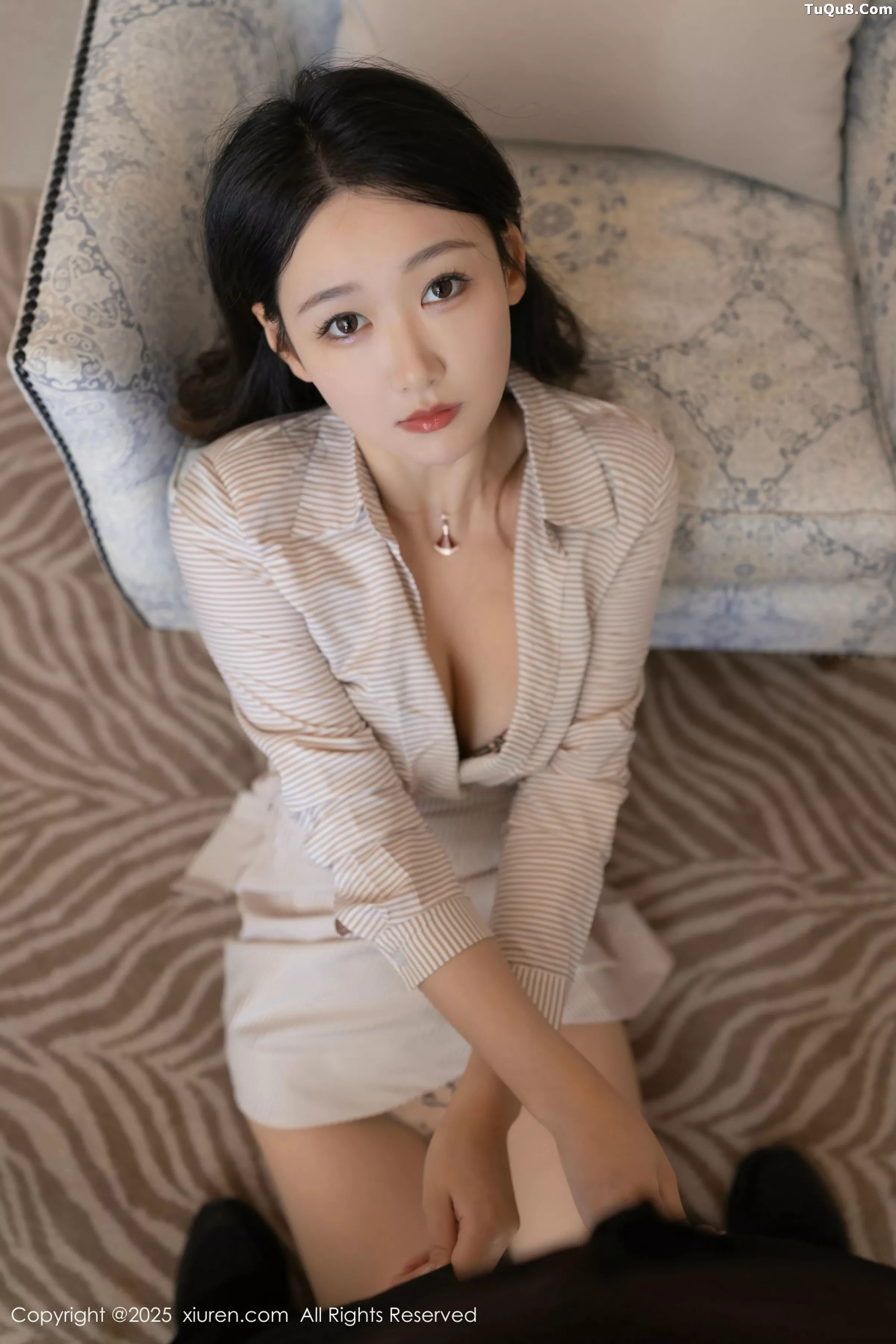 [[XiuRen秀人网]秀人网]No.10384_模特唐安琪性感浅色连衣裙露蕾丝内衣配肉丝袜秀曼妙身姿诱惑写真84P