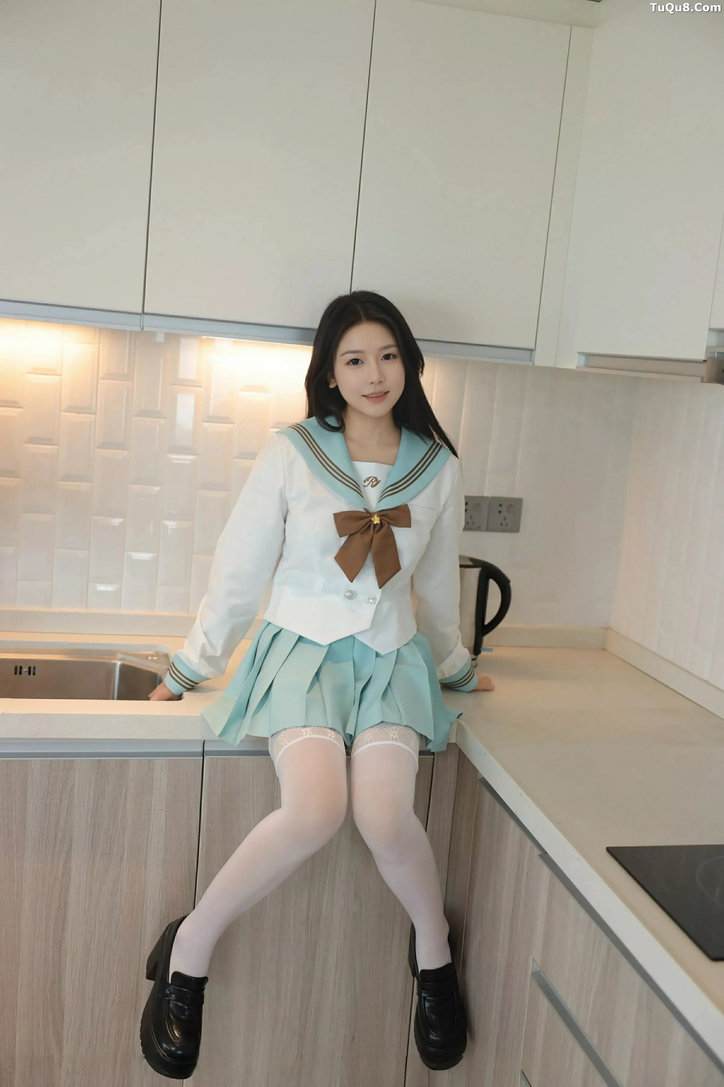 [[XiuRen秀人网]秀人网]No.10379_新人模特林嘉馨性感JK制服露白色内衣配白丝袜秀丰腴身材诱惑写真93P