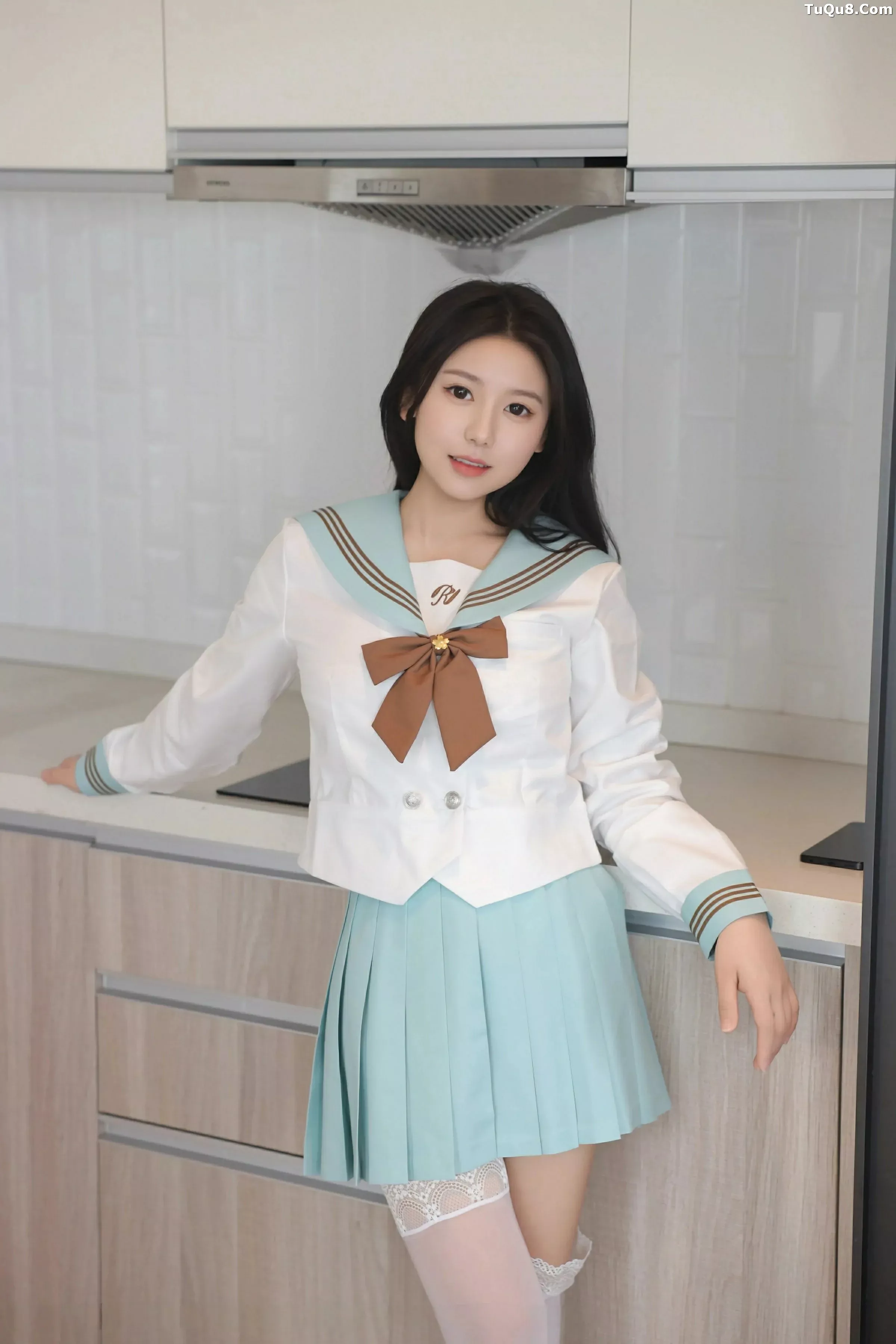 [[XiuRen秀人网]秀人网]No.10379_新人模特林嘉馨性感JK制服露白色内衣配白丝袜秀丰腴身材诱惑写真93P