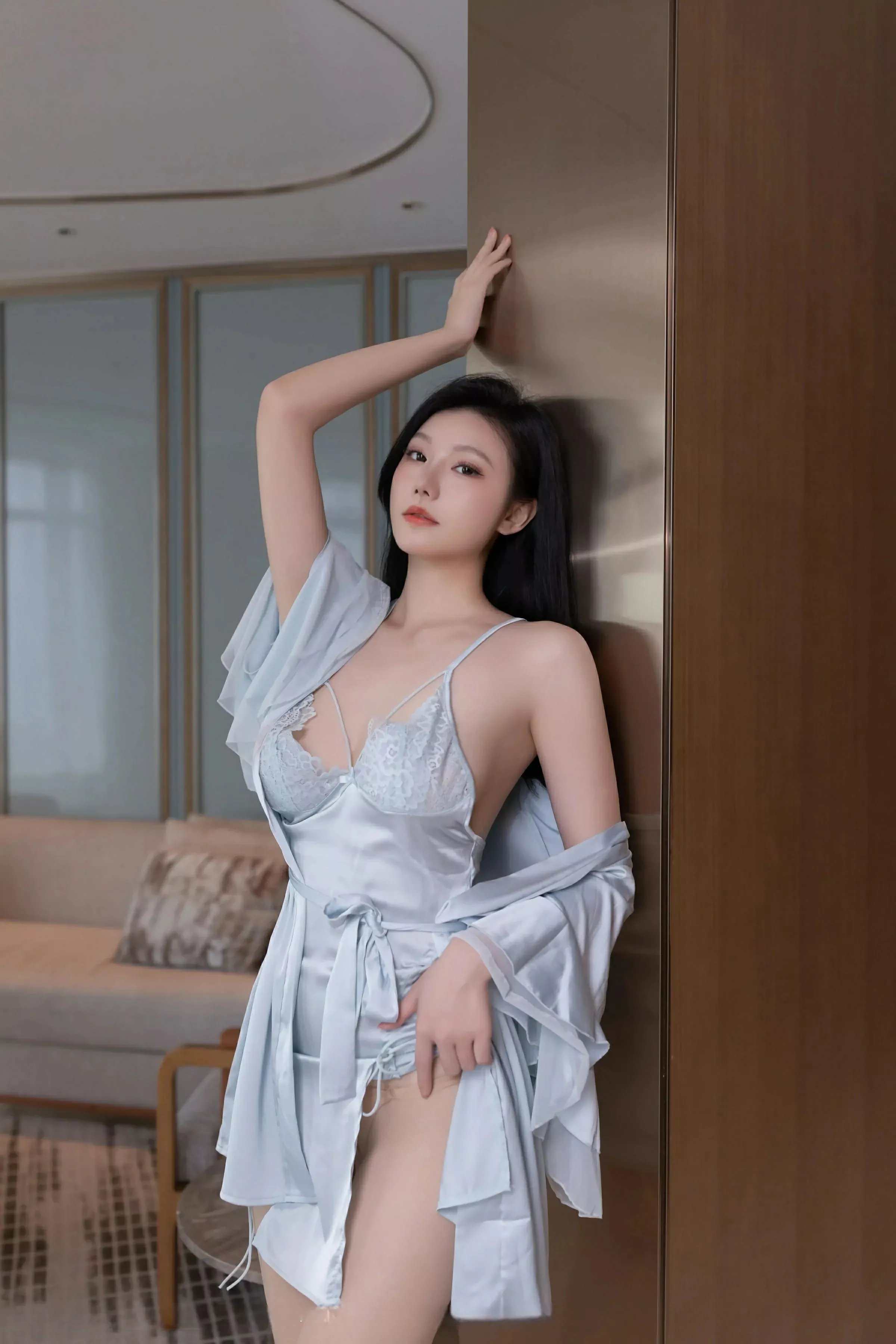 [[XiuRen秀人网]秀人网]No.10390_模特安然anran性感蓝色吊带睡裙配肉色丝袜秀曼妙身姿诱惑写真80P