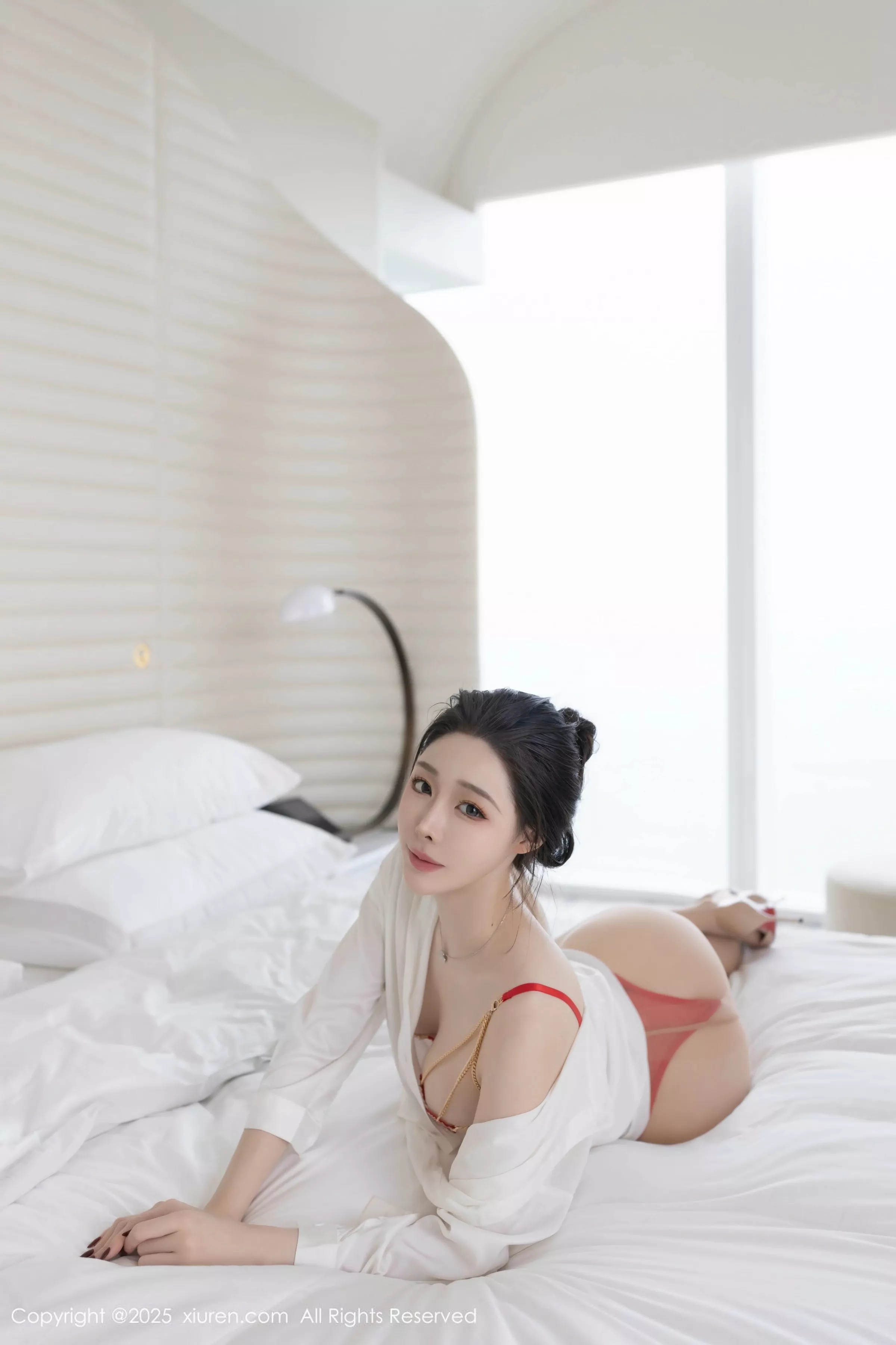 [[XiuRen秀人网]秀人网]No.10411_模特小逗逗性感红色情趣内衣配原色丝袜秀曼妙身姿完美诱惑写真84P