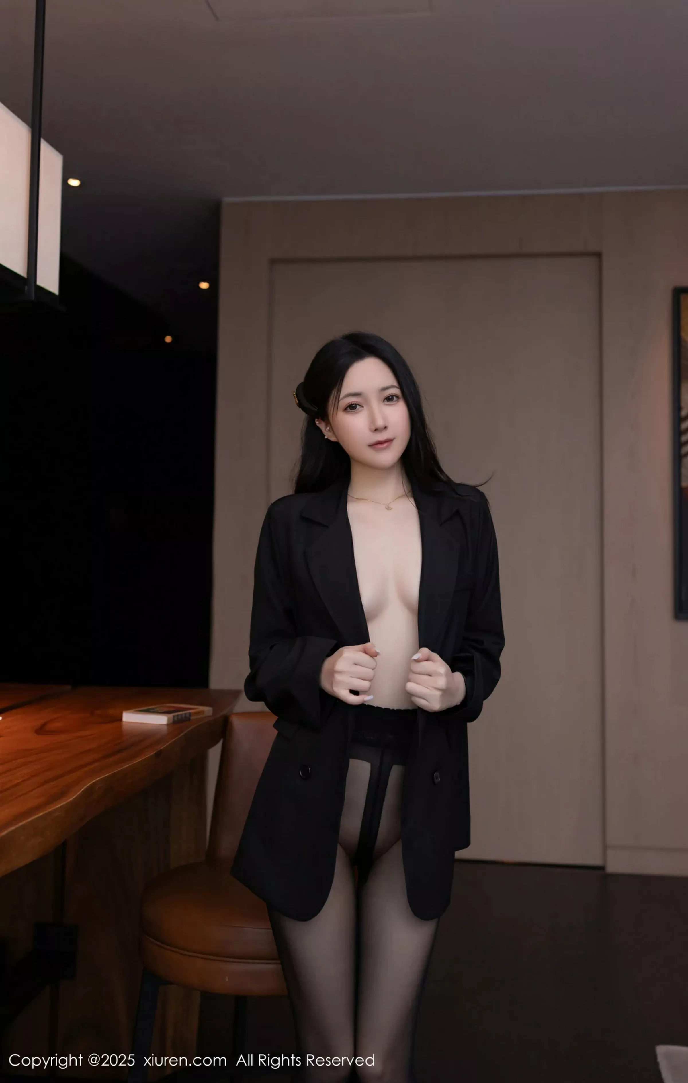 [[XiuRen秀人网]秀人网]No.10412_模特鱼子酱Fish蓝色T恤配黑短裙露超薄黑丝秀曼妙身材诱惑写真80P