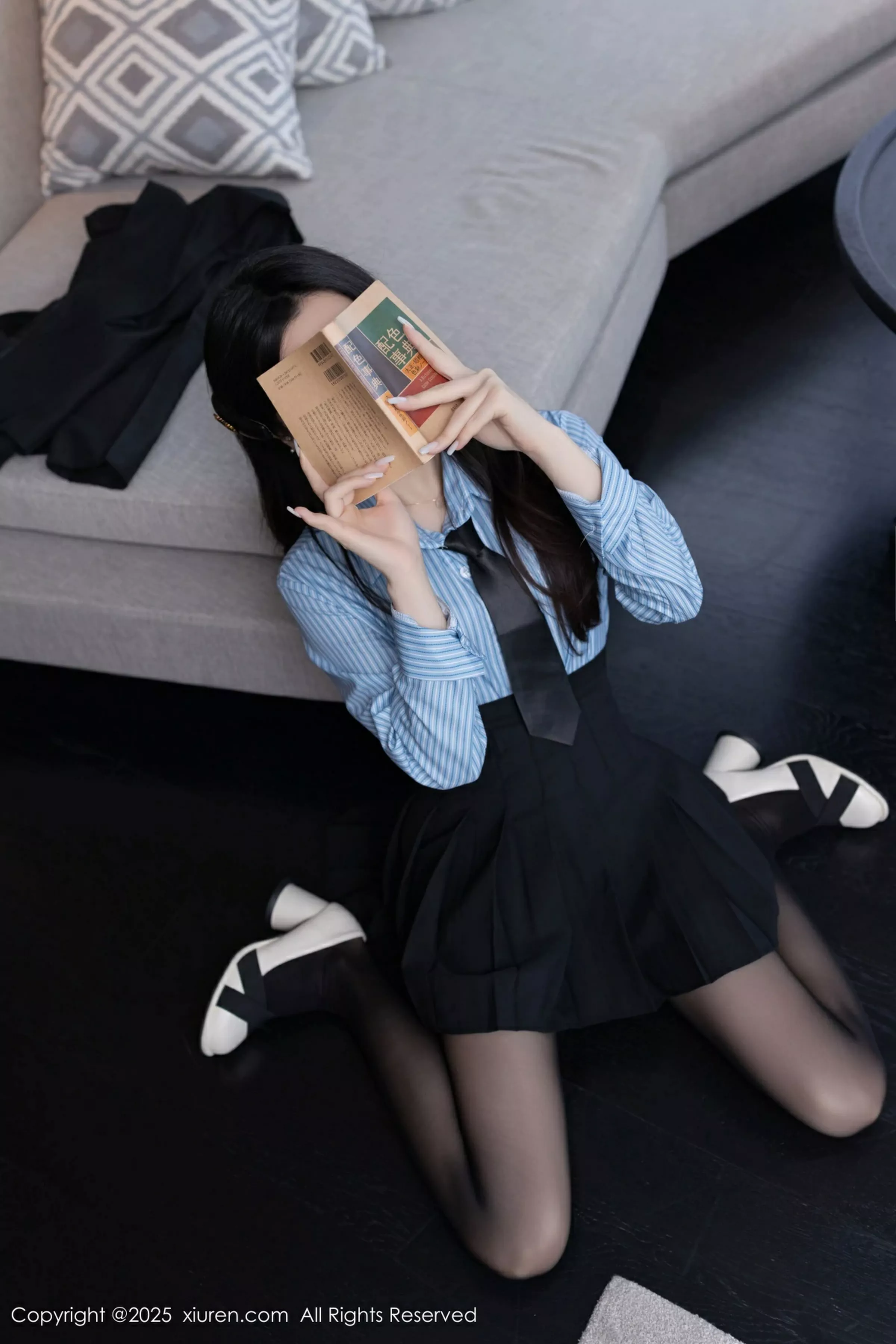 [[XiuRen秀人网]秀人网]No.10412_模特鱼子酱Fish蓝色T恤配黑短裙露超薄黑丝秀曼妙身材诱惑写真80P