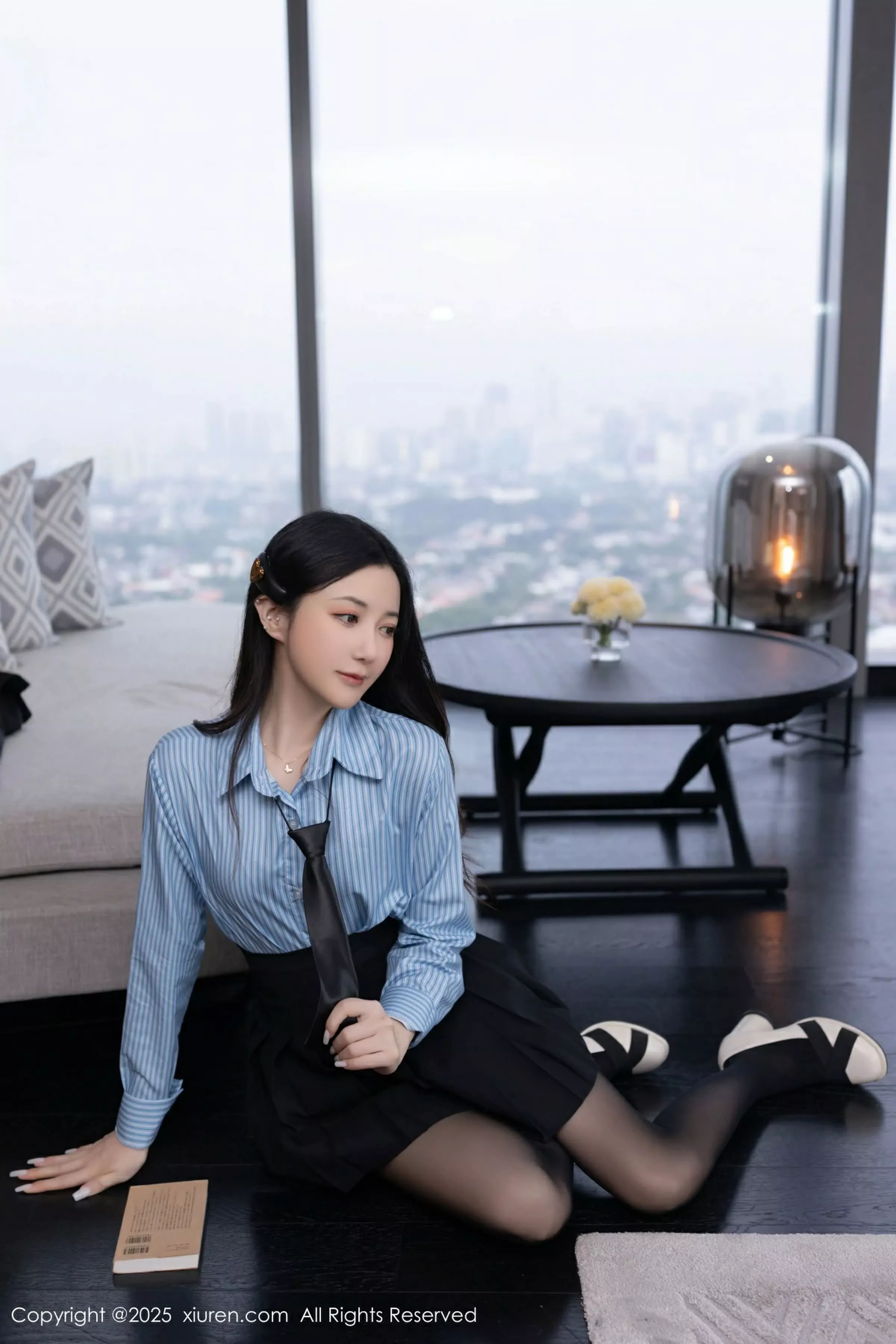 [[XiuRen秀人网]秀人网]No.10412_模特鱼子酱Fish蓝色T恤配黑短裙露超薄黑丝秀曼妙身材诱惑写真80P