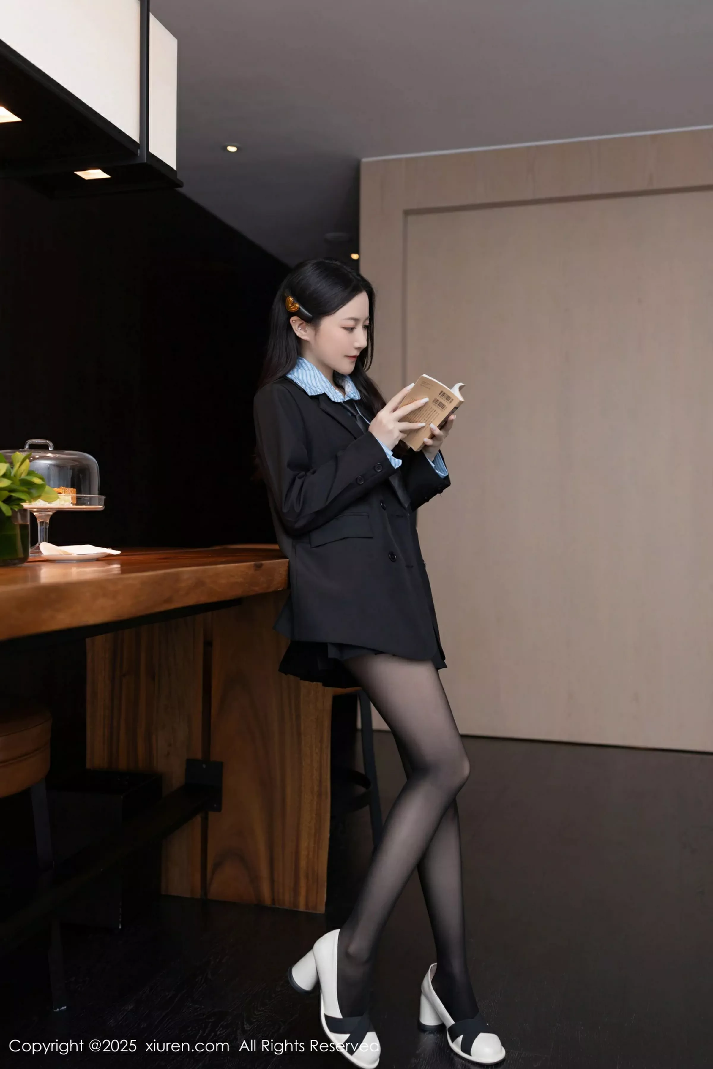 [[XiuRen秀人网]秀人网]No.10412_模特鱼子酱Fish蓝色T恤配黑短裙露超薄黑丝秀曼妙身材诱惑写真80P