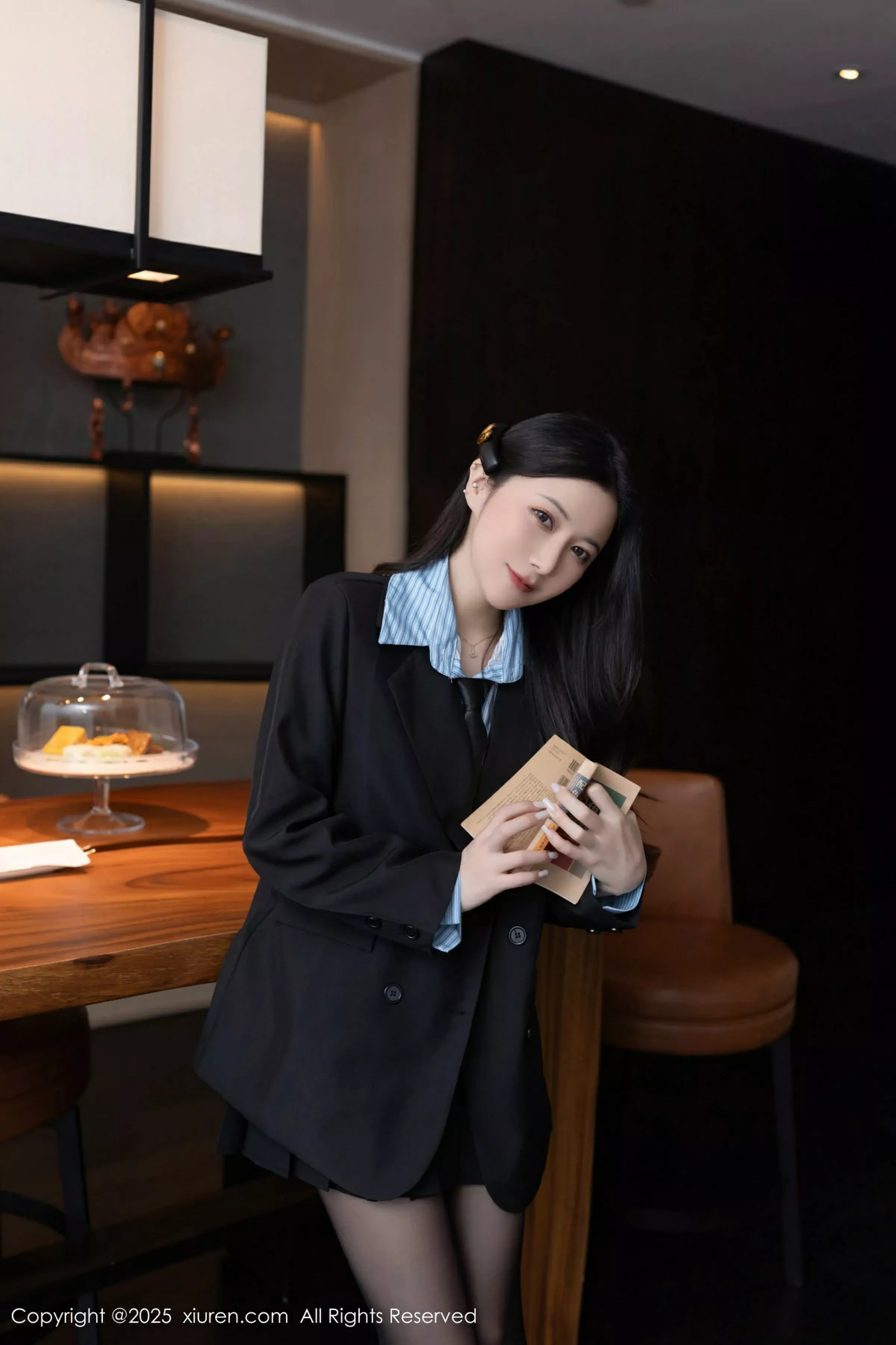 [[XiuRen秀人网]秀人网]No.10412_模特鱼子酱Fish蓝色T恤配黑短裙露超薄黑丝秀曼妙身材诱惑写真80P