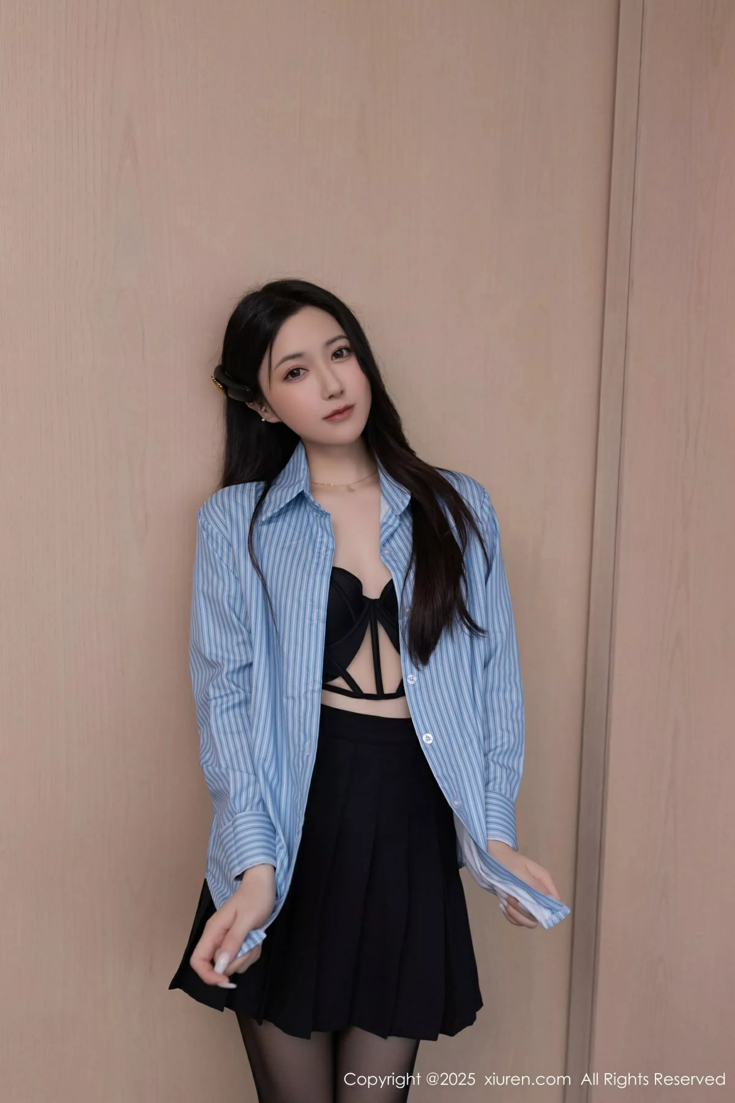 [[XiuRen秀人网]秀人网]No.10412_模特鱼子酱Fish蓝色T恤配黑短裙露超薄黑丝秀曼妙身材诱惑写真80P