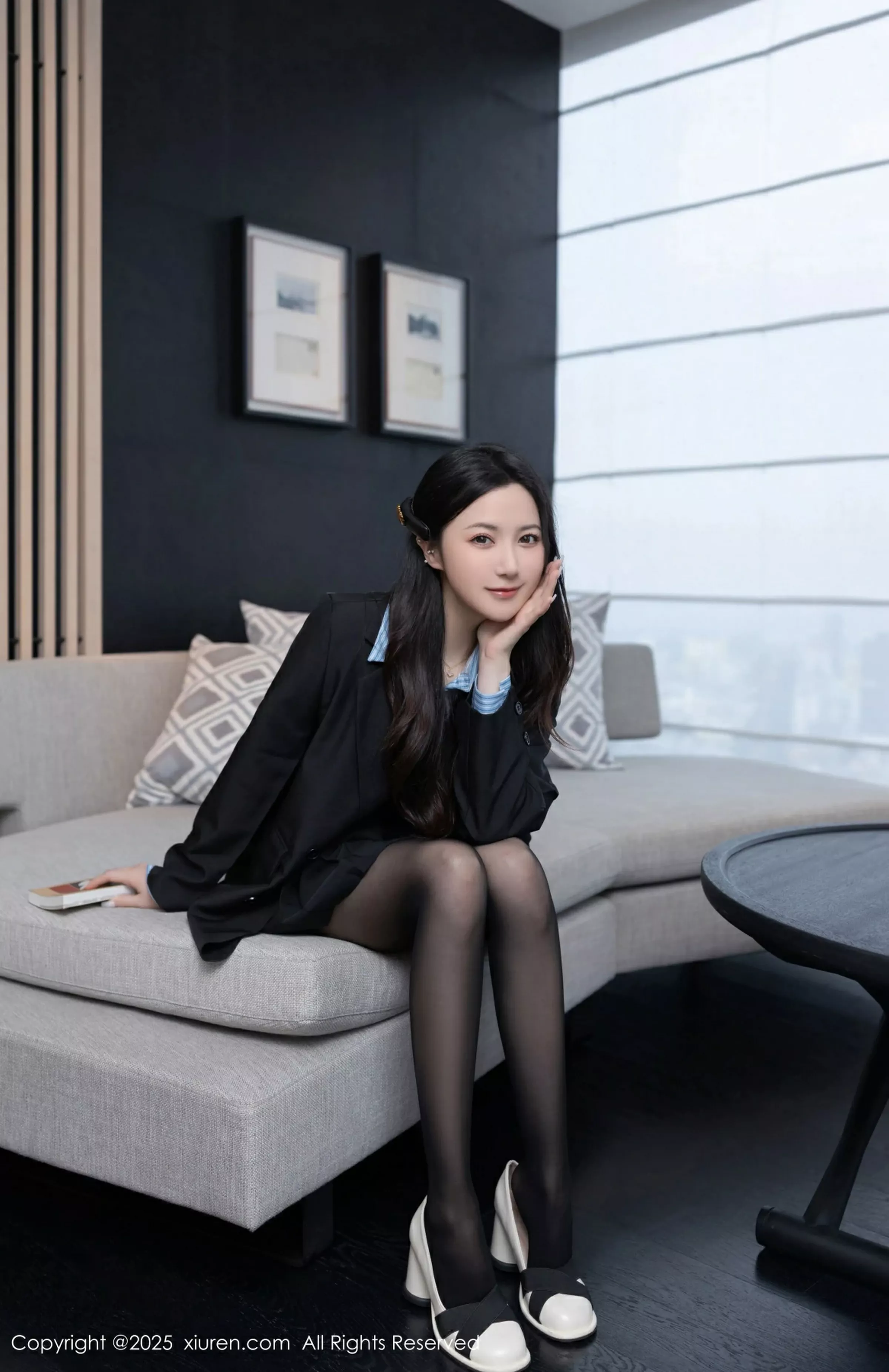 [[XiuRen秀人网]秀人网]No.10412_模特鱼子酱Fish蓝色T恤配黑短裙露超薄黑丝秀曼妙身材诱惑写真80P