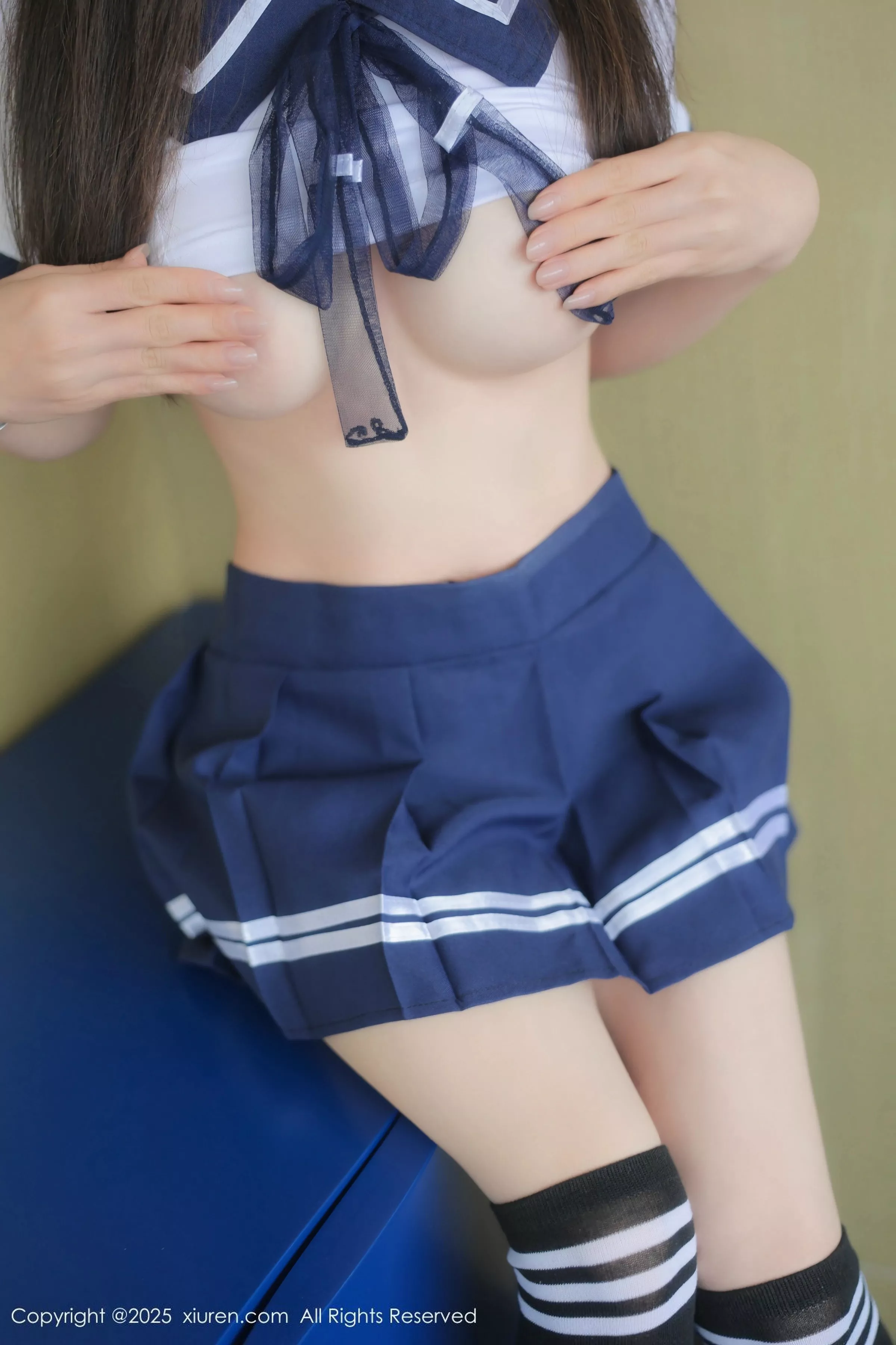 [[XiuRen秀人网]秀人网]No.10298_模特Annie_baby性感JK制服露白色内衣秀凹凸身材撩人诱惑写真60P