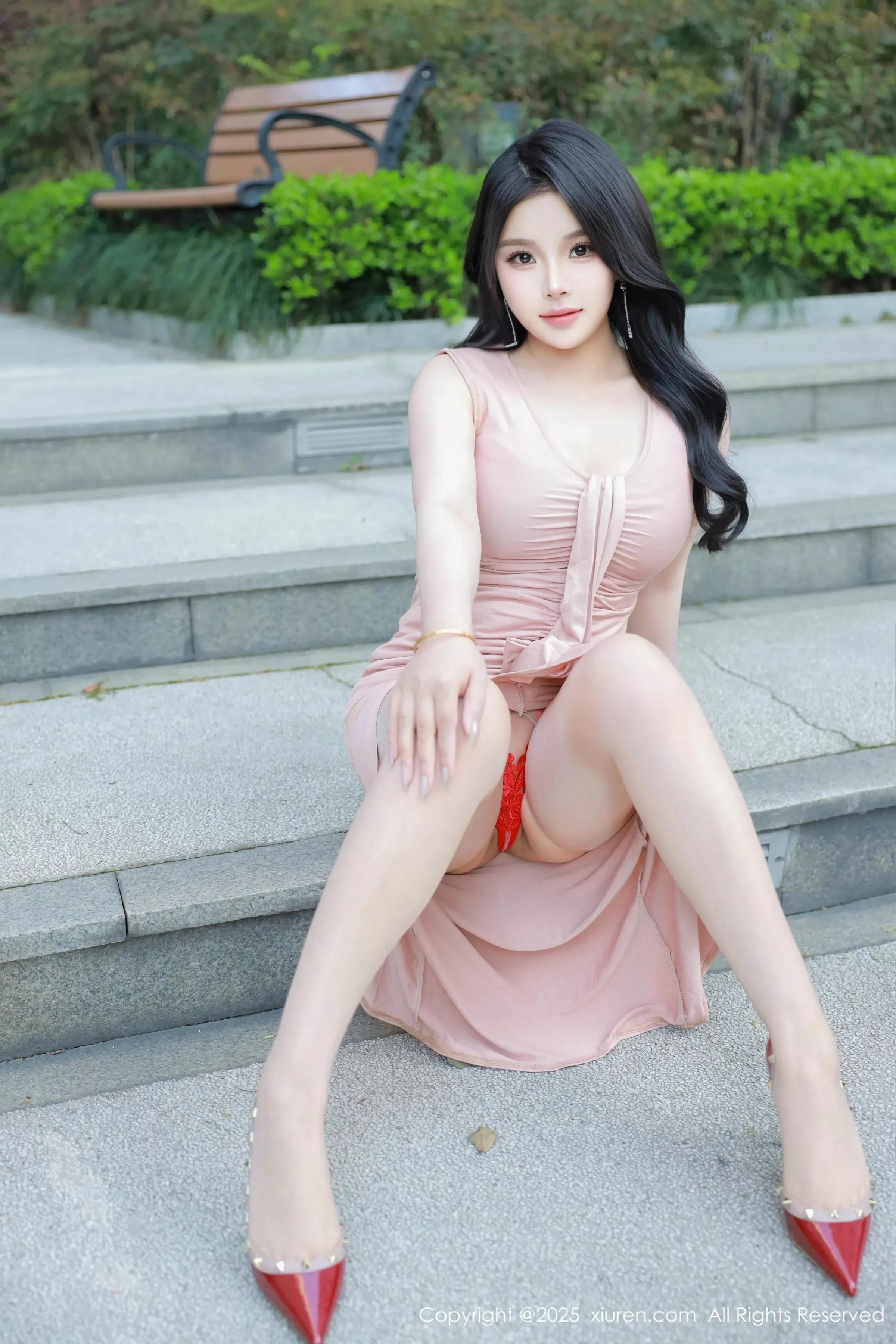 [[XiuRen秀人网]秀人网]No.10304_模特麦田性感粉色连衣长裙+黑丝网袜连体衣秀丰满身材诱惑写真46P