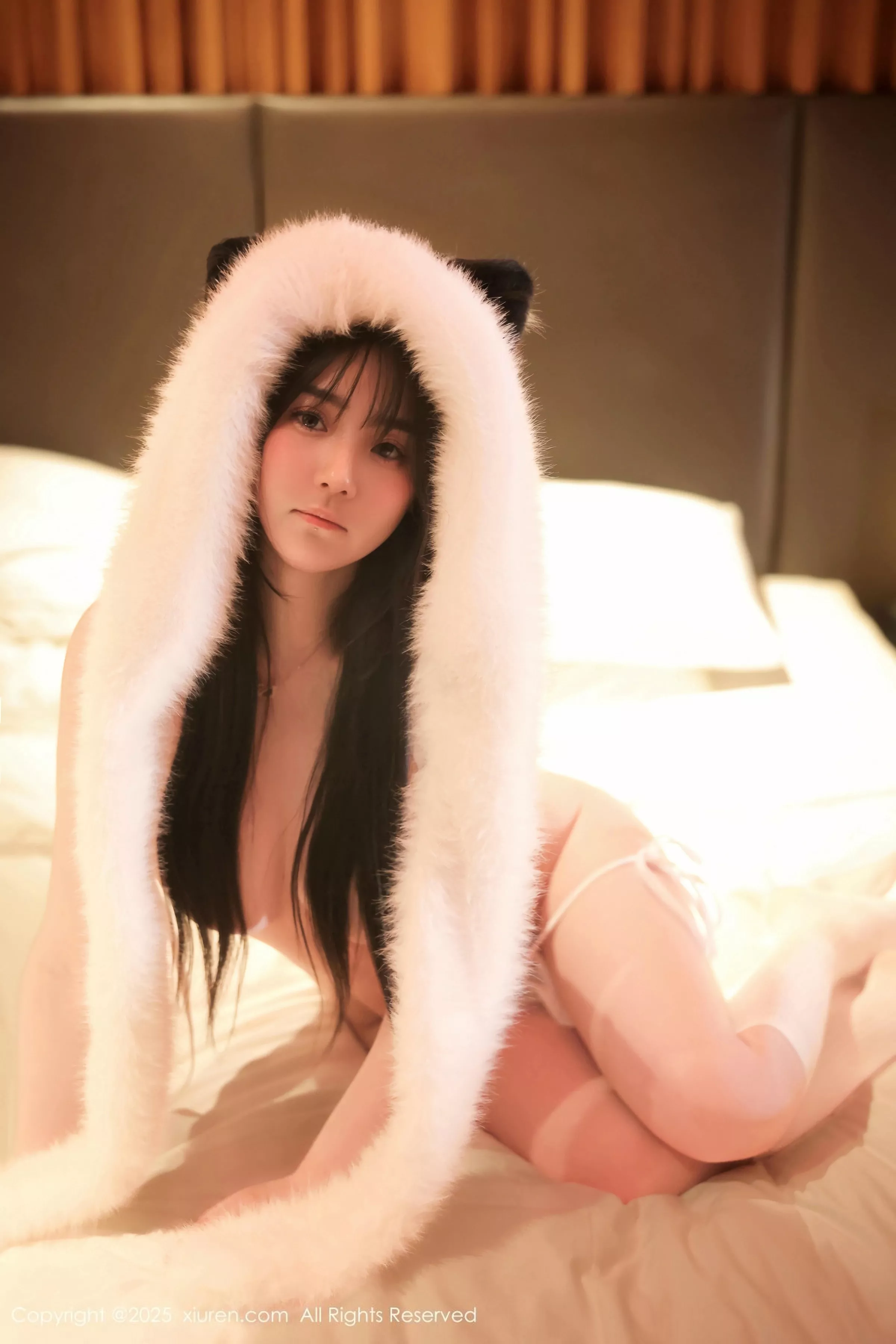 [[XiuRen秀人网]秀人网]No.10302_模特软情性感白色情趣内衣配白色丝袜秀曼妙身姿撩人诱惑写真51P