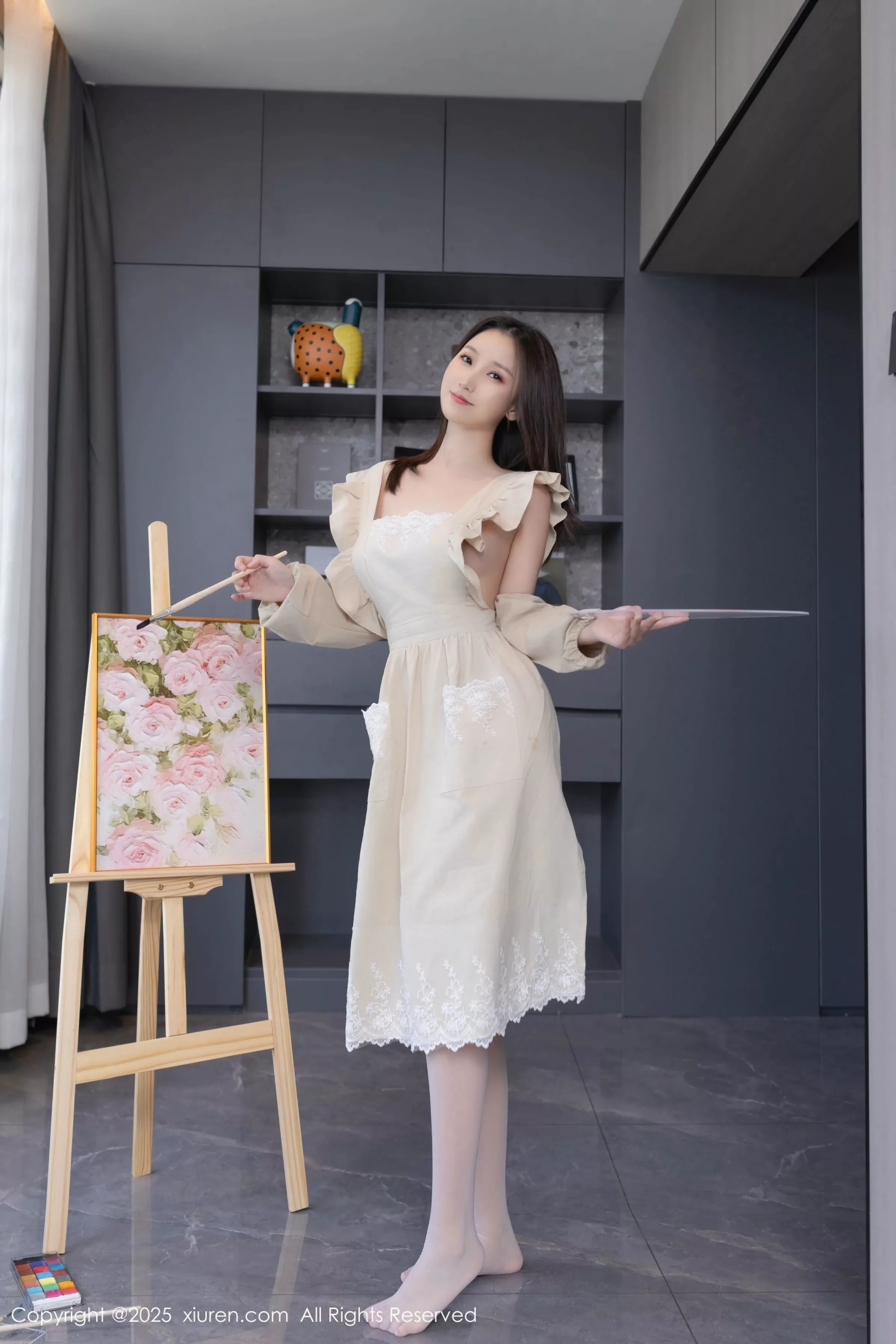 [[XiuRen秀人网]秀人网]No.10308_模特杏子Yada画家主题性感白色内衣配白丝袜秀曼妙身姿诱惑写真81P