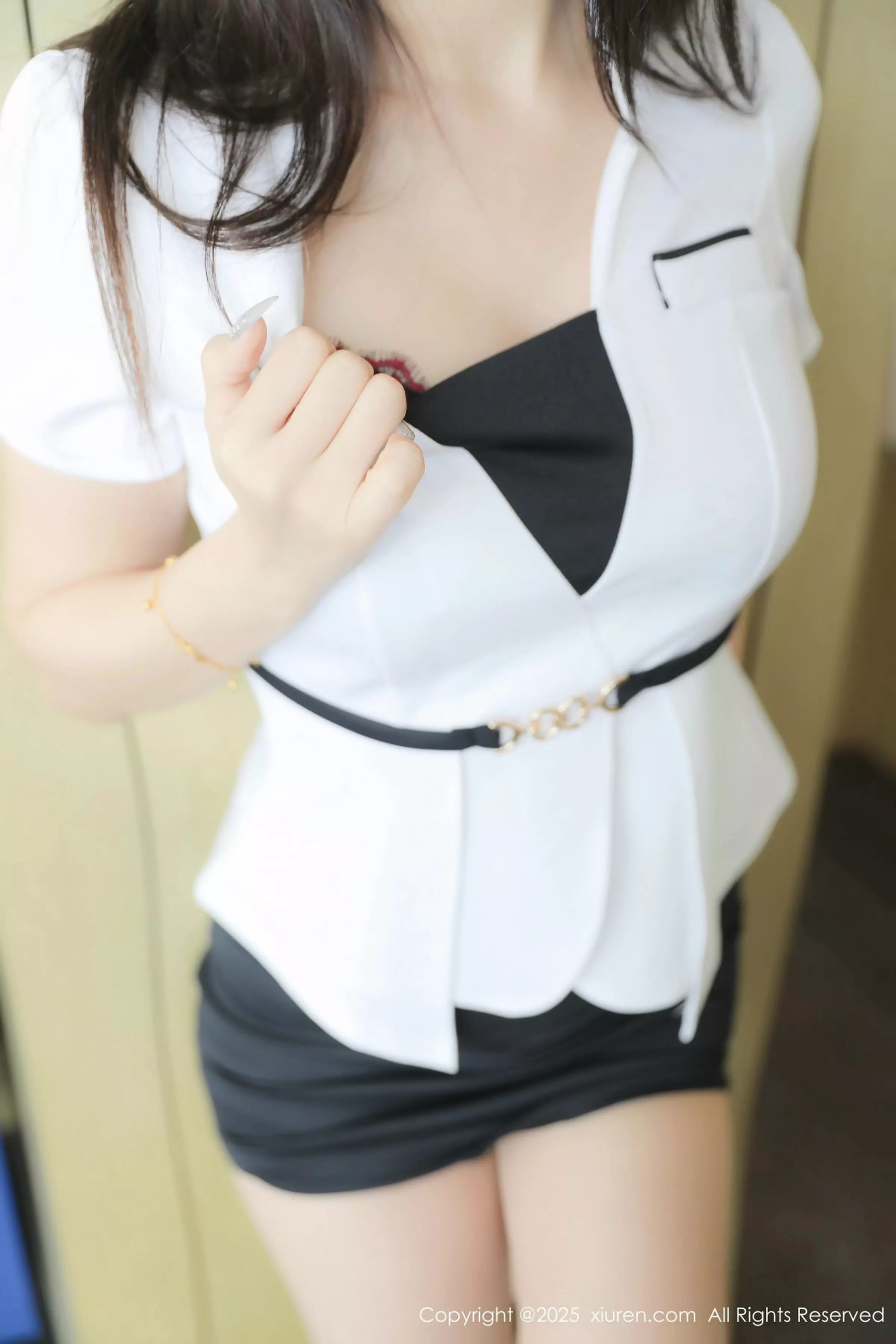 [[XiuRen秀人网]秀人网]No.10321_模特Candy糖糖性感白色OL服饰配超薄肉丝秀完美身材诱惑写真81P