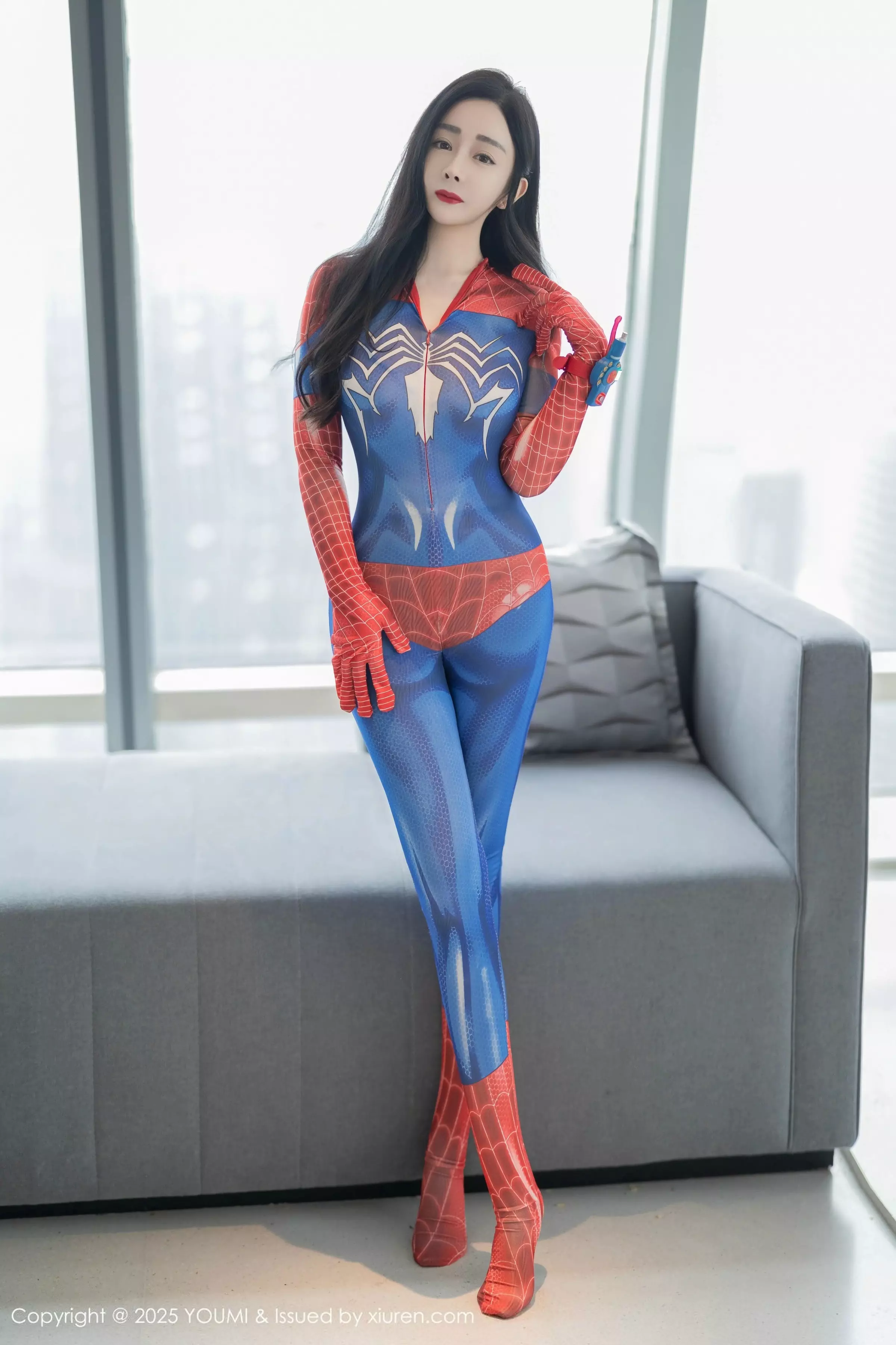 [YouMi尤蜜荟]Vol.1138_模特允爾性感紧身蜘蛛侠服饰露灰色内衣秀丰满身材撩人诱惑写真78P