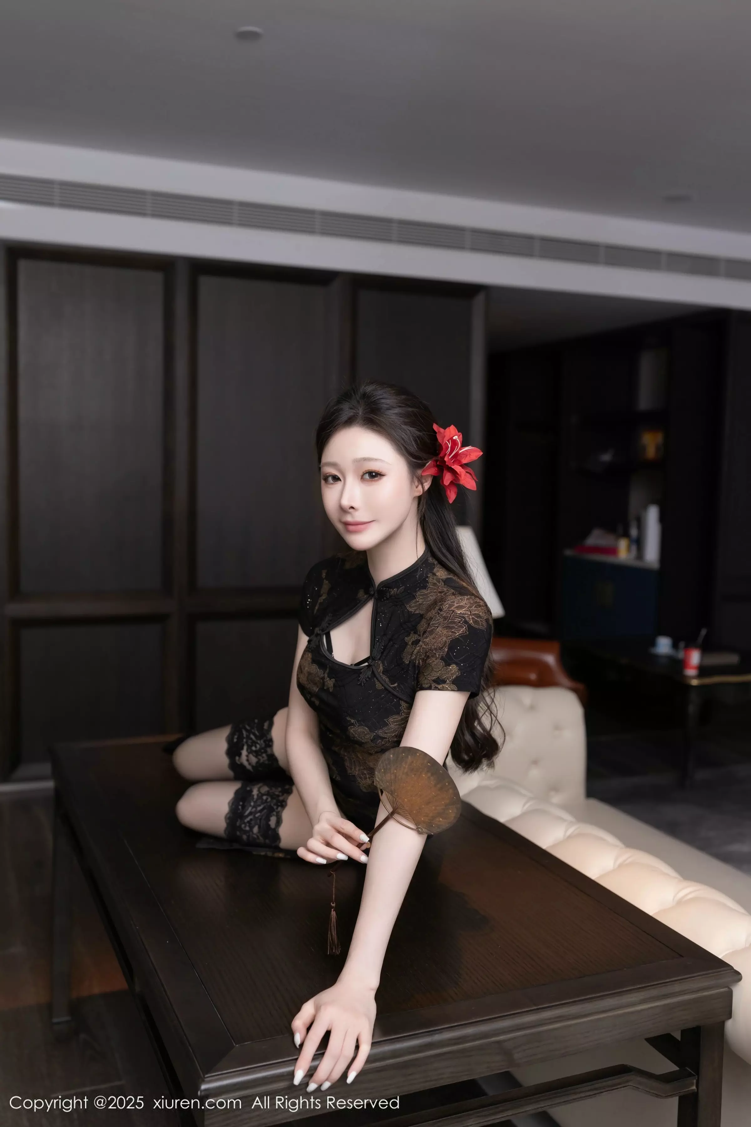 [[XiuRen秀人网]秀人网]No.10323_模特小逗逗性感黑色古风服饰配黑色丝袜秀曼妙身姿完美诱惑写真80P