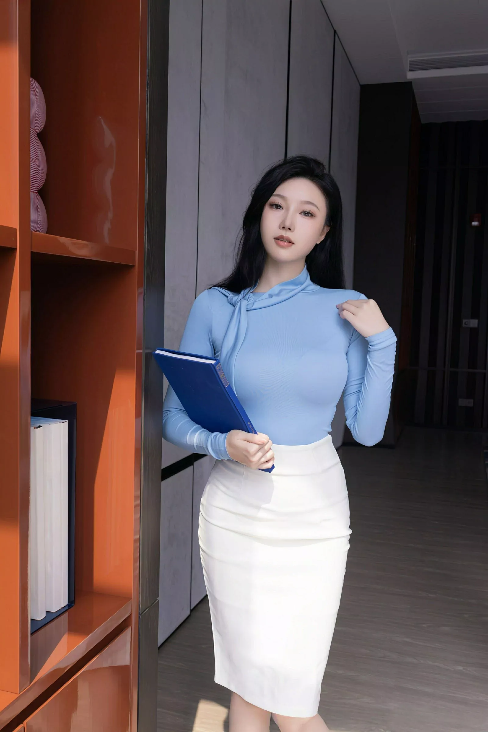 [[XiuRen秀人网]秀人网]No.10424_模特安然anran性感蓝色上衣露肉色内衣配超薄肉丝秀美腿诱惑写真80P